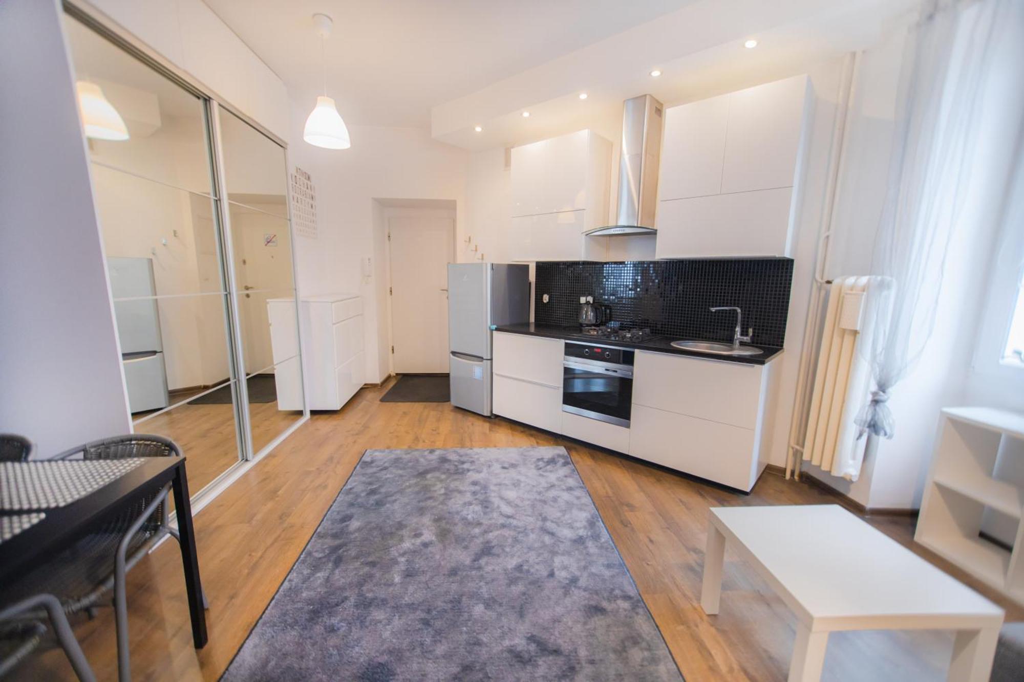 Poznanska Apartment. Great Location. Center Apartamento Varsóvia