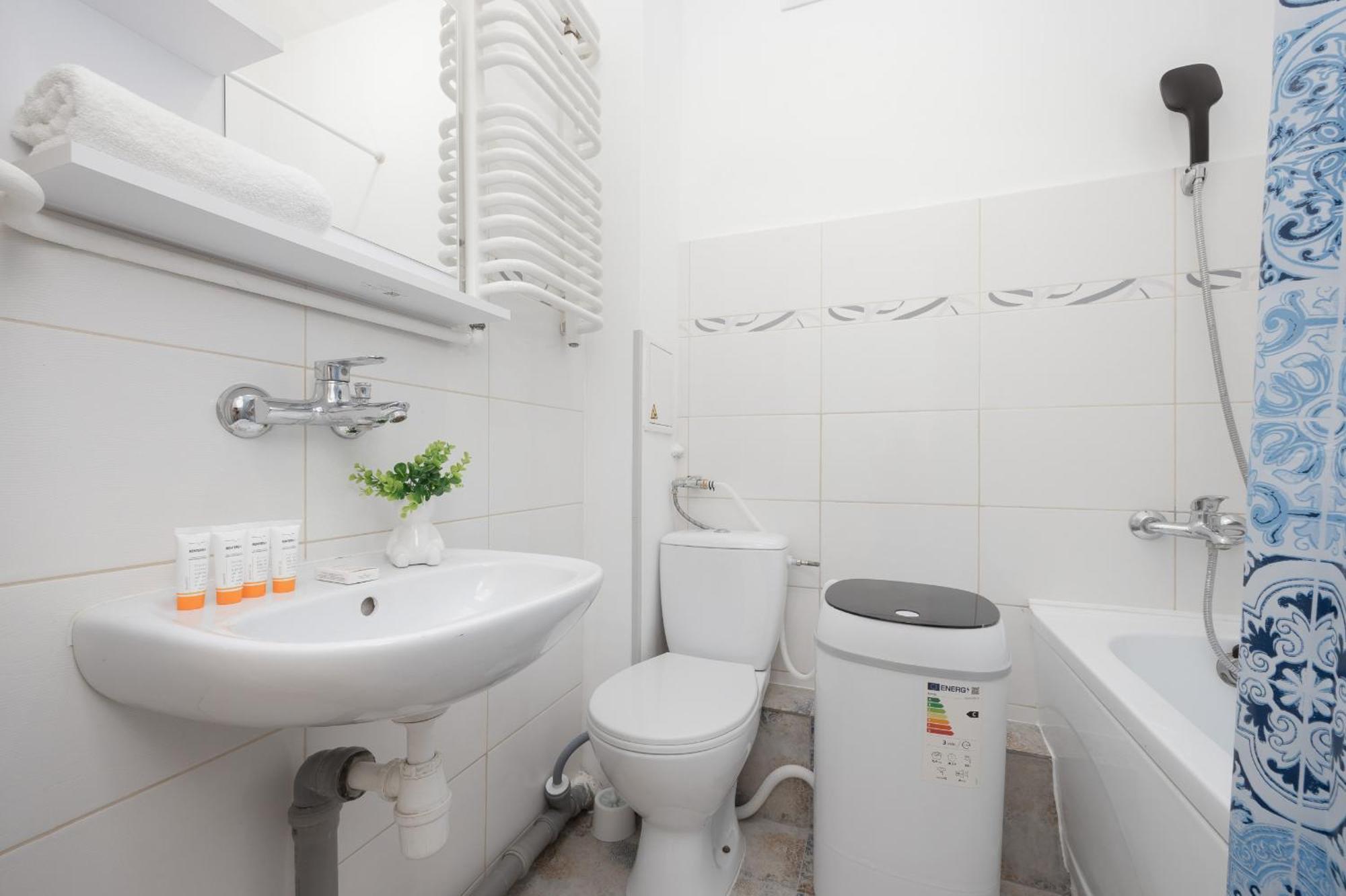 Apartment With Balcony 180 M To The Royal Baths By Renters Warschau