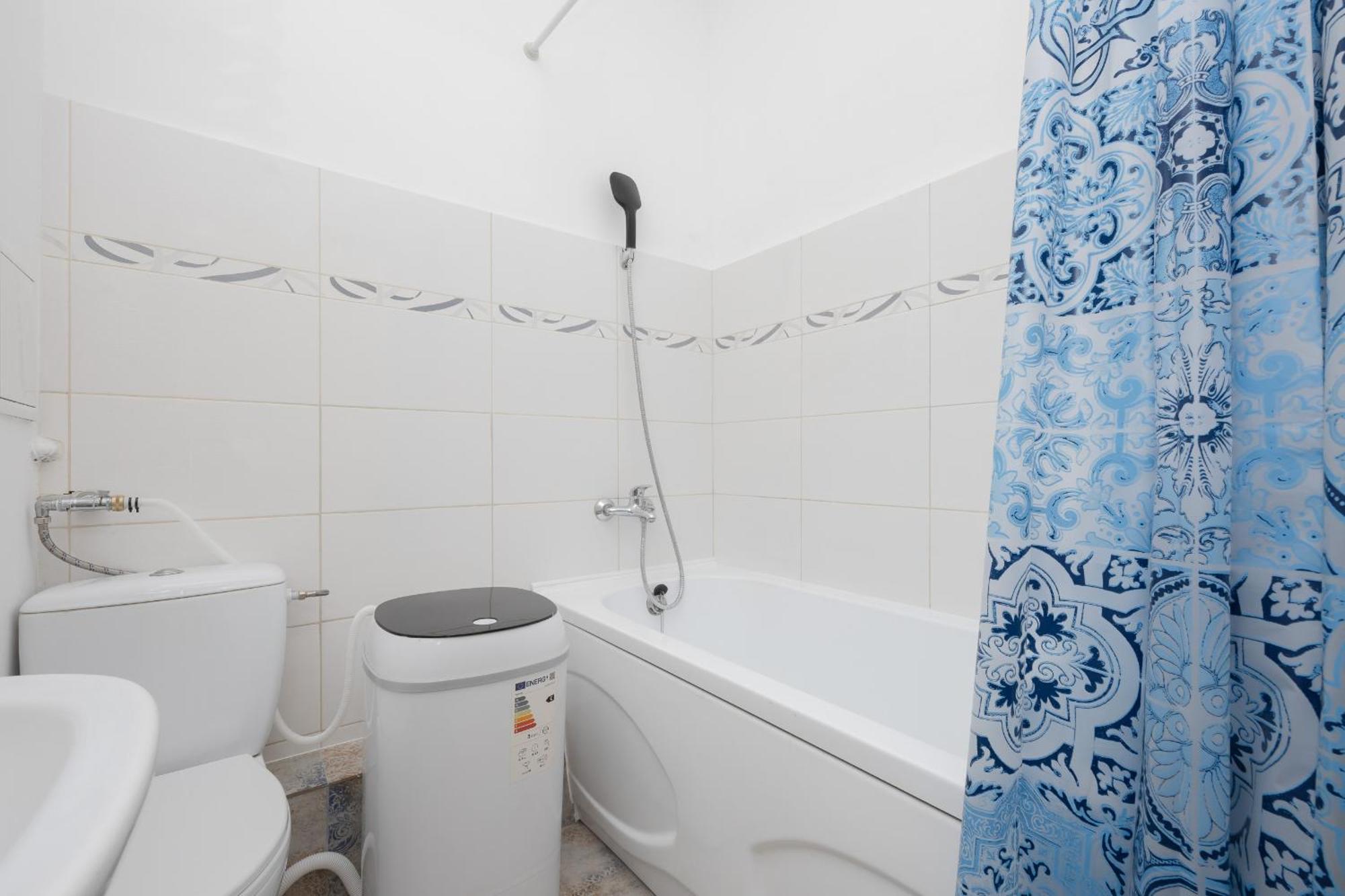 With Balcony 180 M To The Royal Baths By Renters Apartment Warschau