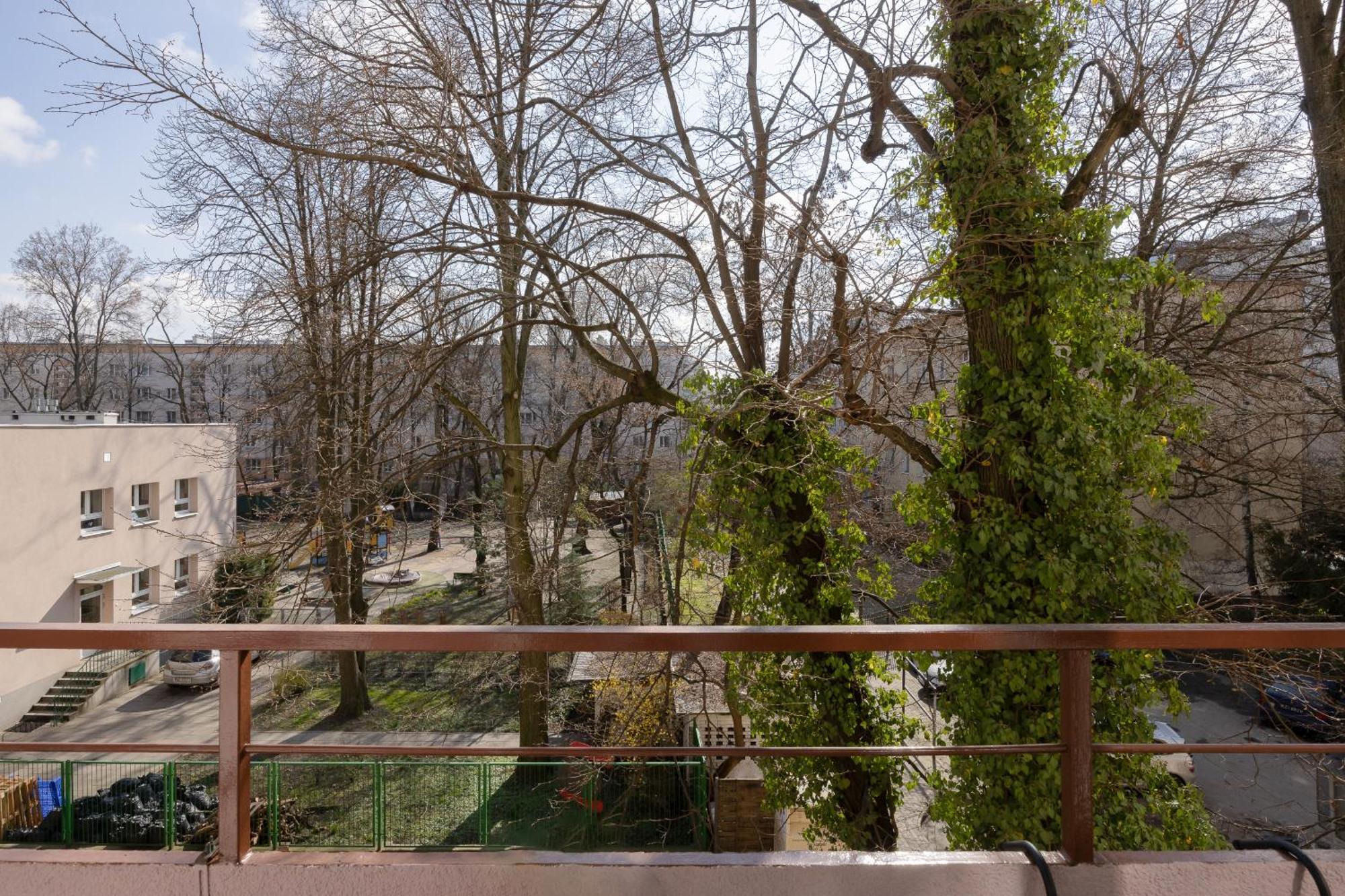 With Balcony 180 M To The Royal Baths By Renters Apartment