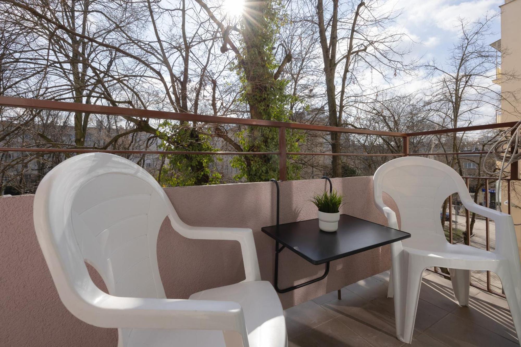 With Balcony 180 M To The Royal Baths By Renters Apartment Warschau