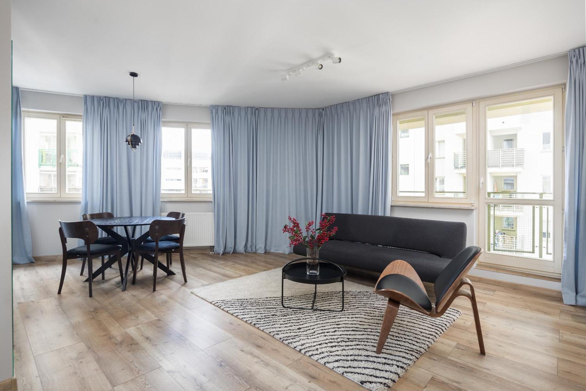 Metro Wilanowska With Apartment