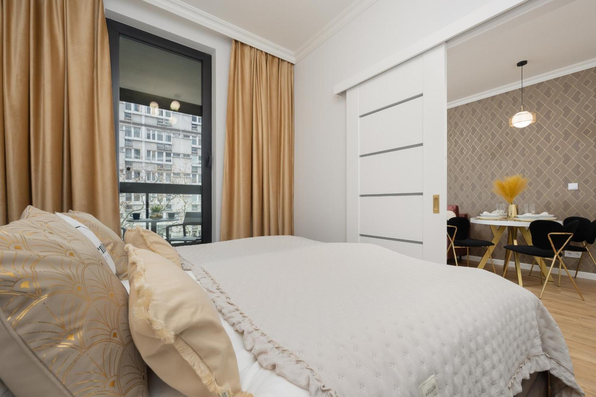 Lux Grzybowska With Parking By Renters Prestige * Warszawa