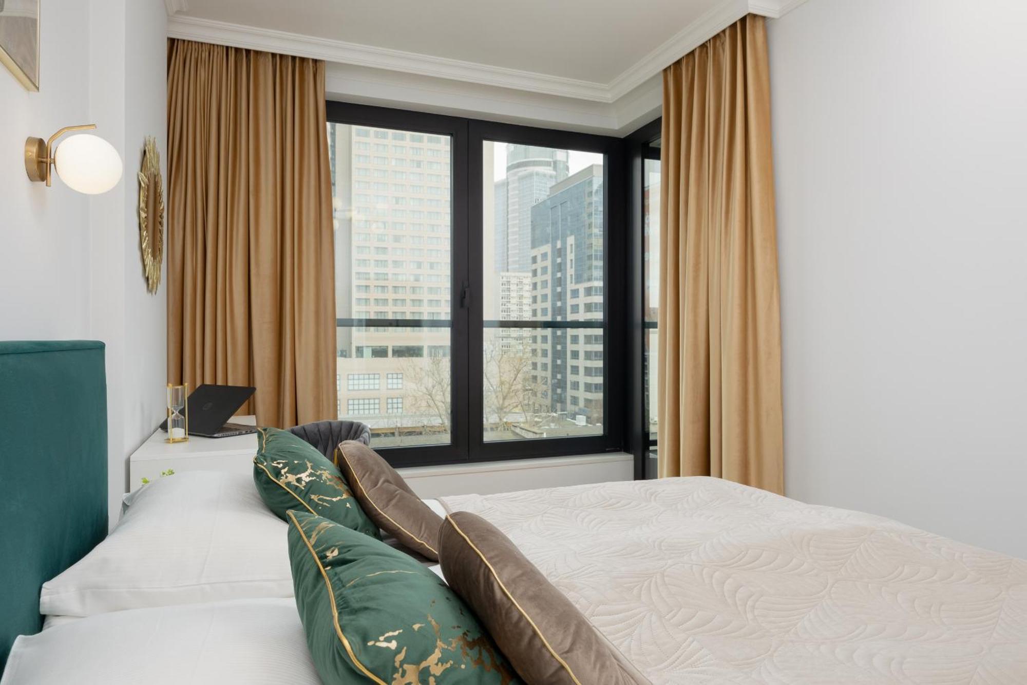 Elegant Near Rondo Onz By Renters Prestige * Warsaw