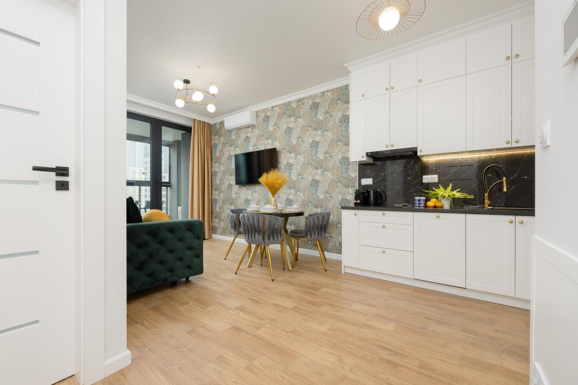 Elegant Near Rondo Onz By Renters Prestige * Warsaw