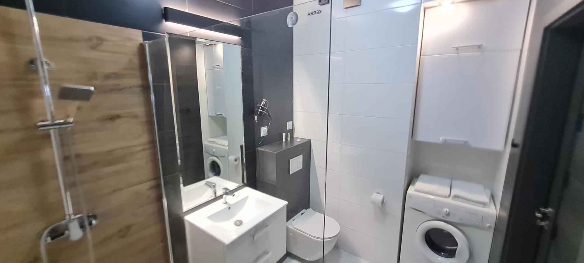 Apartment Metro Modern