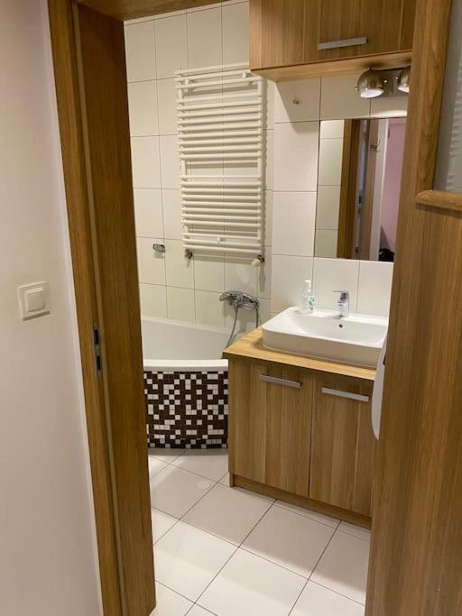 Spacious Apartment, Metro Gdansk, Zoliborz Apartment Warschau