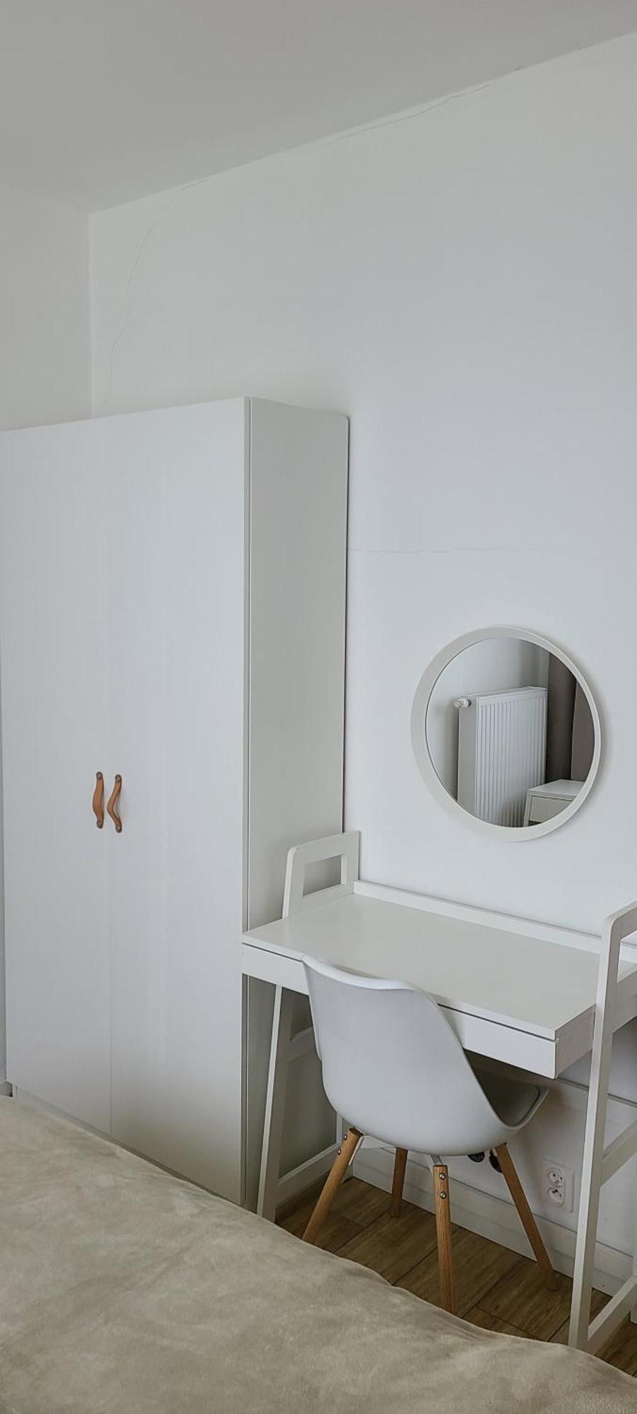 Apartment Lovely One-bedroom With Patio. Warschau