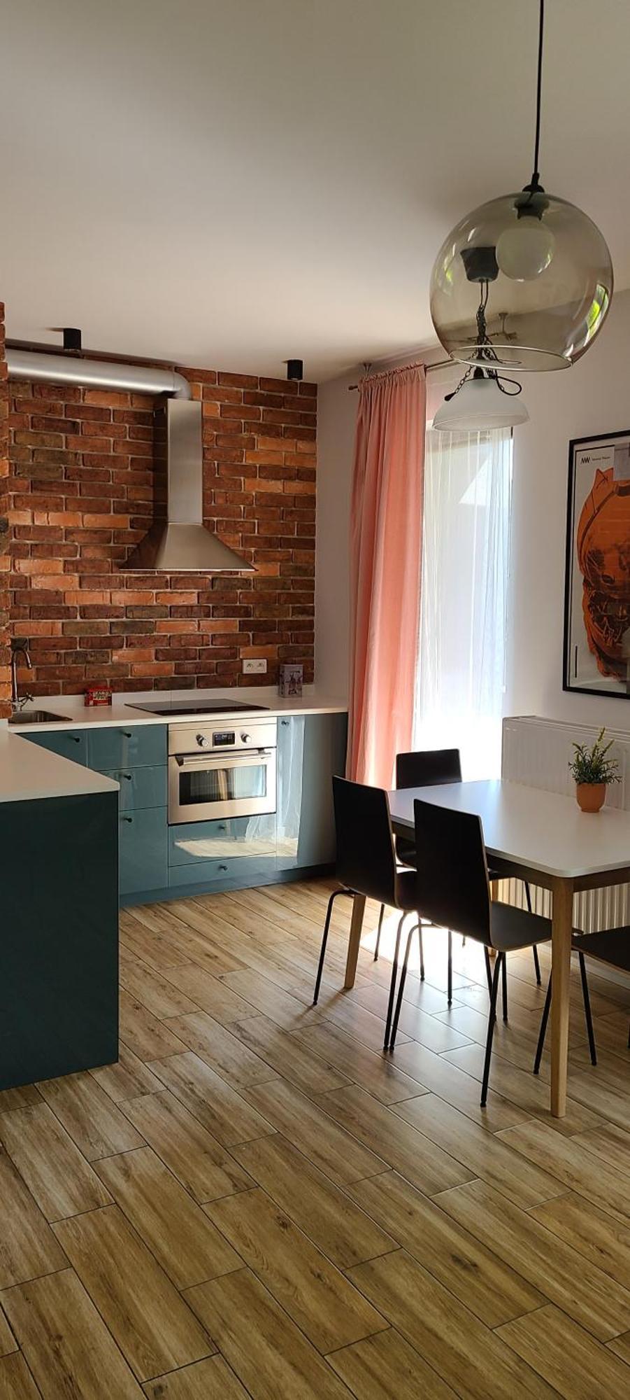 Lovely One-bedroom With Patio. *