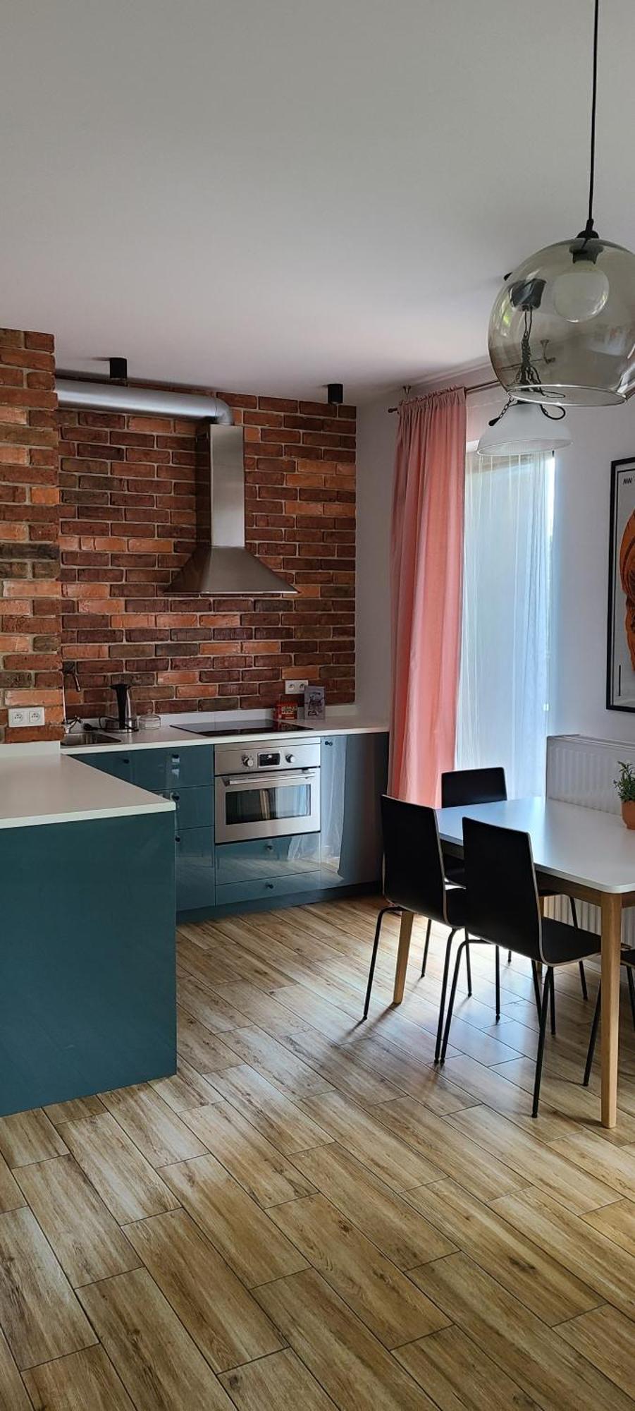 Apartment Lovely One-bedroom With Patio. Warschau