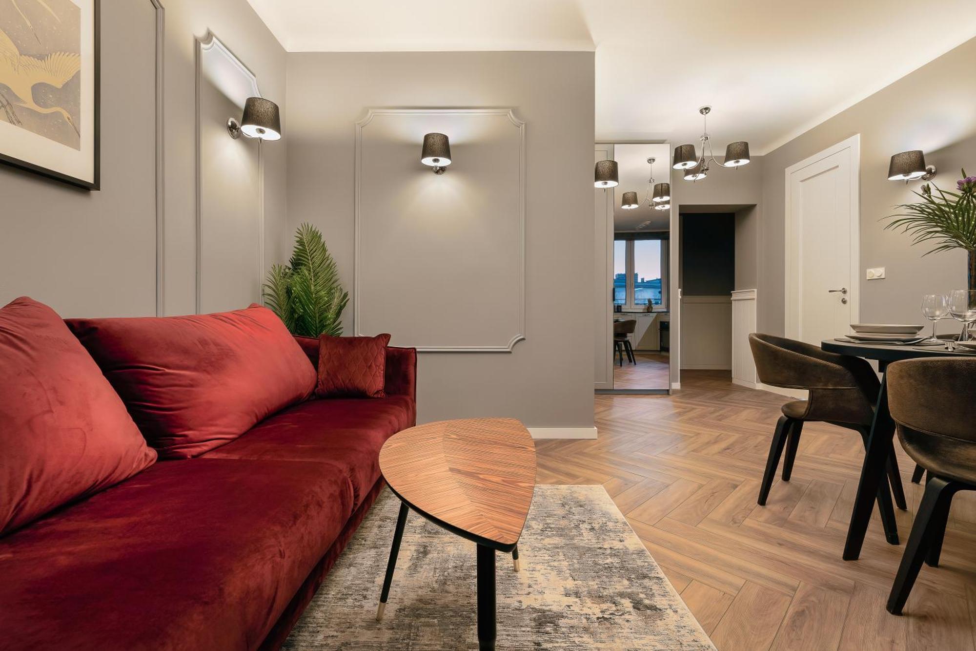 Ruby House Center * Warsaw