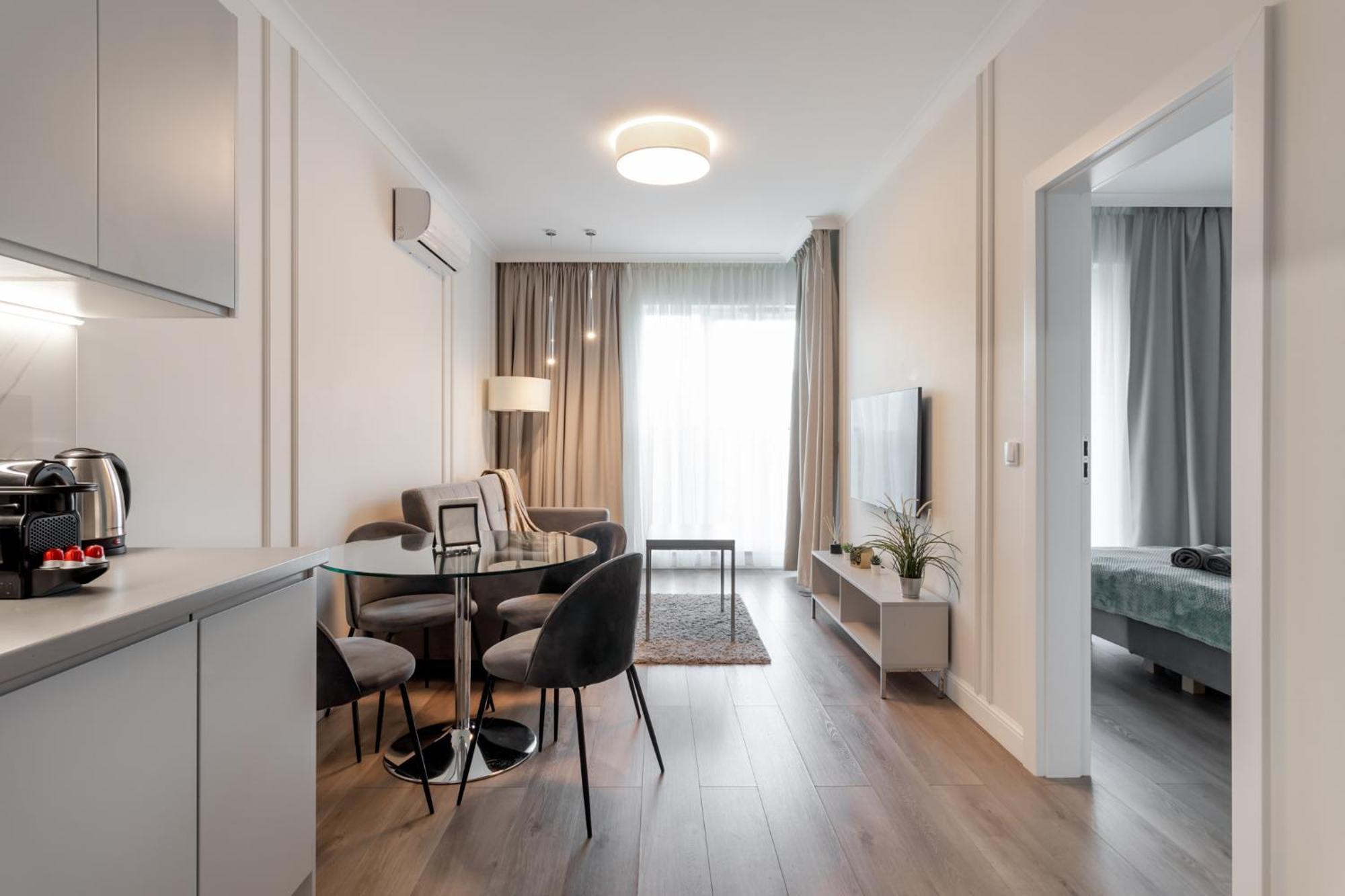 - Great Location- One Bedroom - Siedmiogrodzka 3