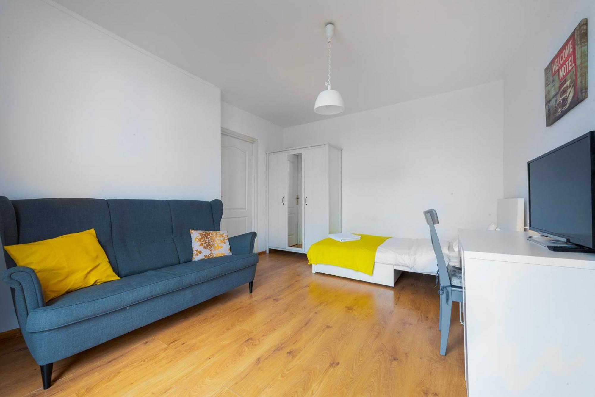 Apartment Quiet 3-bedroom Flat. Old Town.
