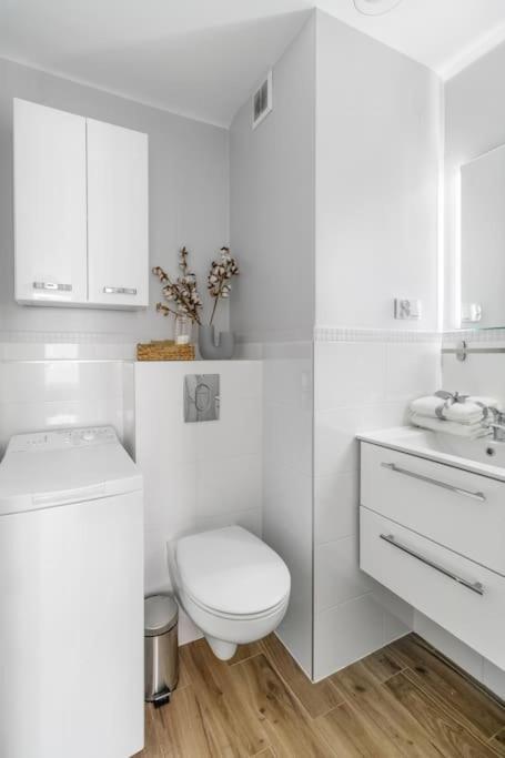 Air-conditioned Downtown Oasis On Foot To Station Metro Smarttv Wifi Apartment Warschau