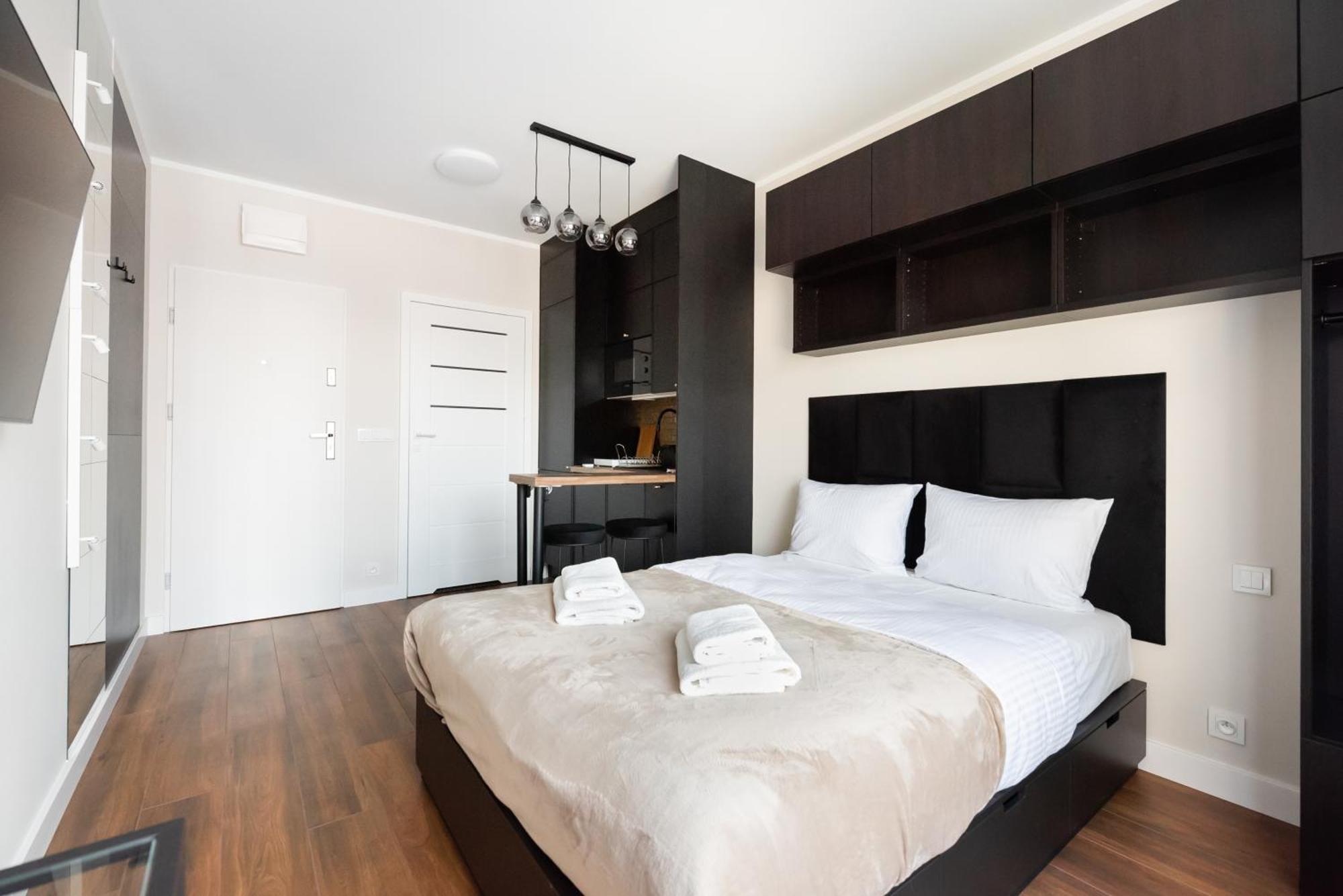 Okecie Apartment Warschau
