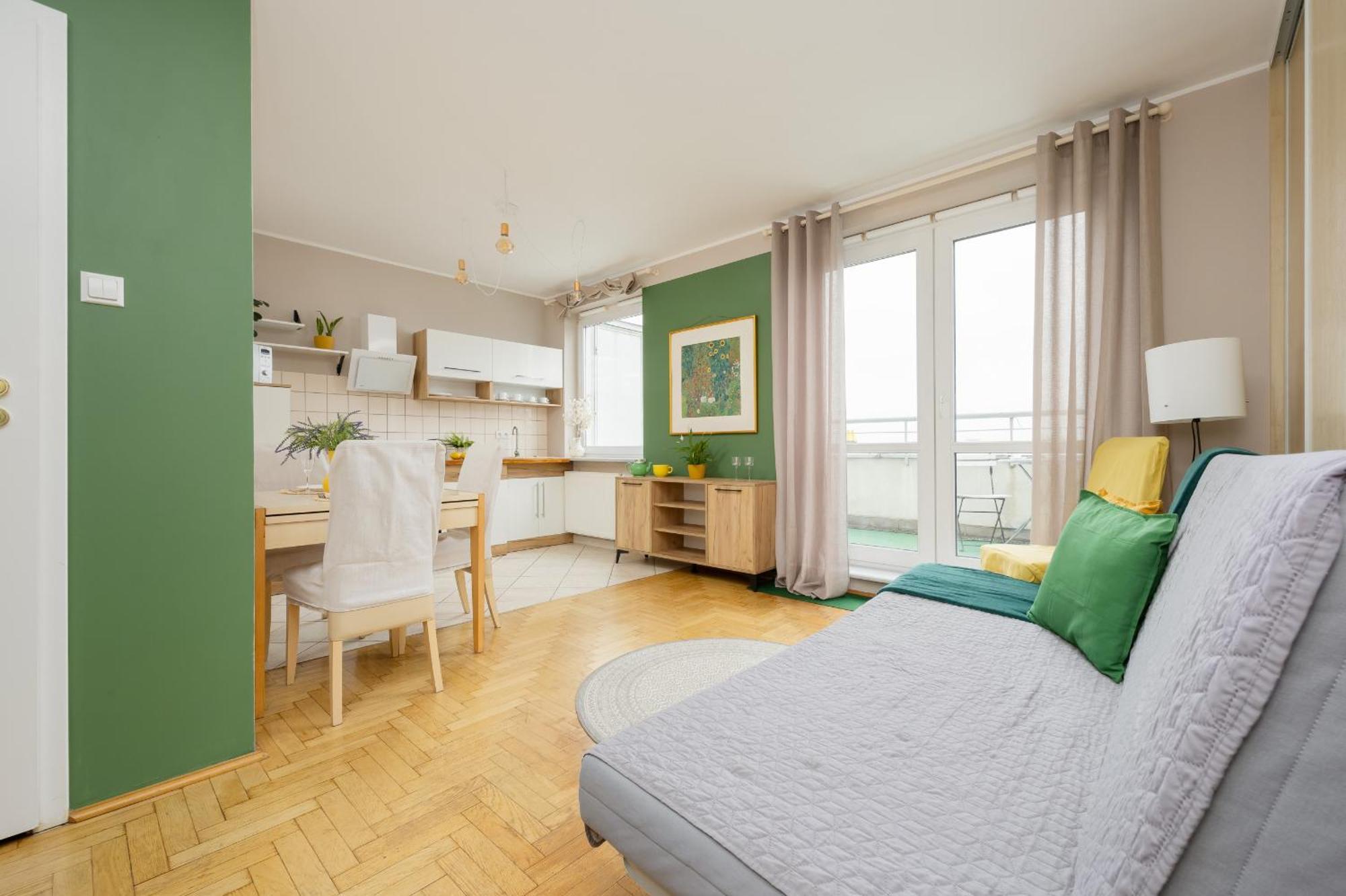 Floral With Balcony Near Gdanska By Renters Warsaw