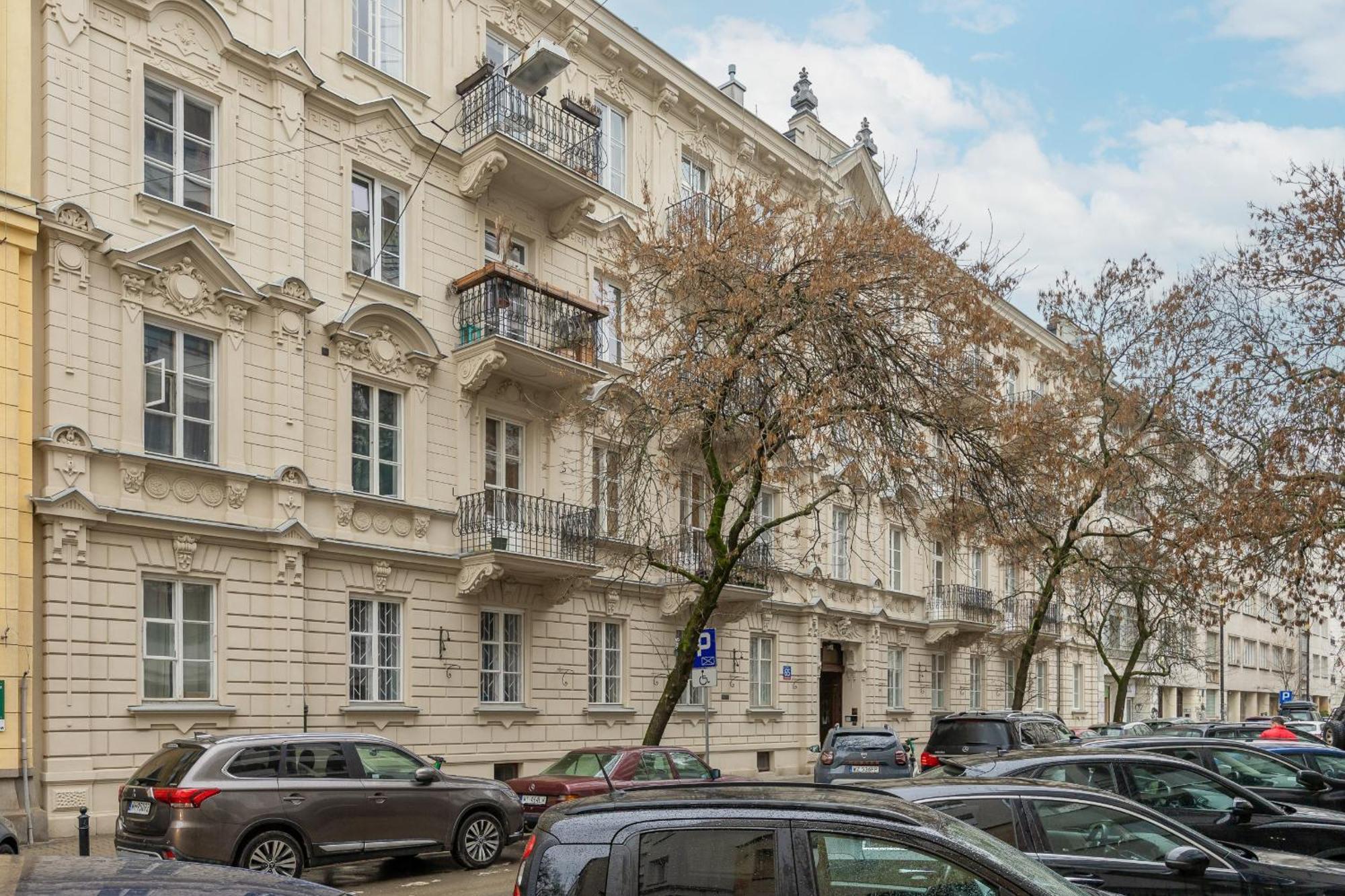 Spacious Vintage 1930's Inspired By Renters Apartment Warsaw