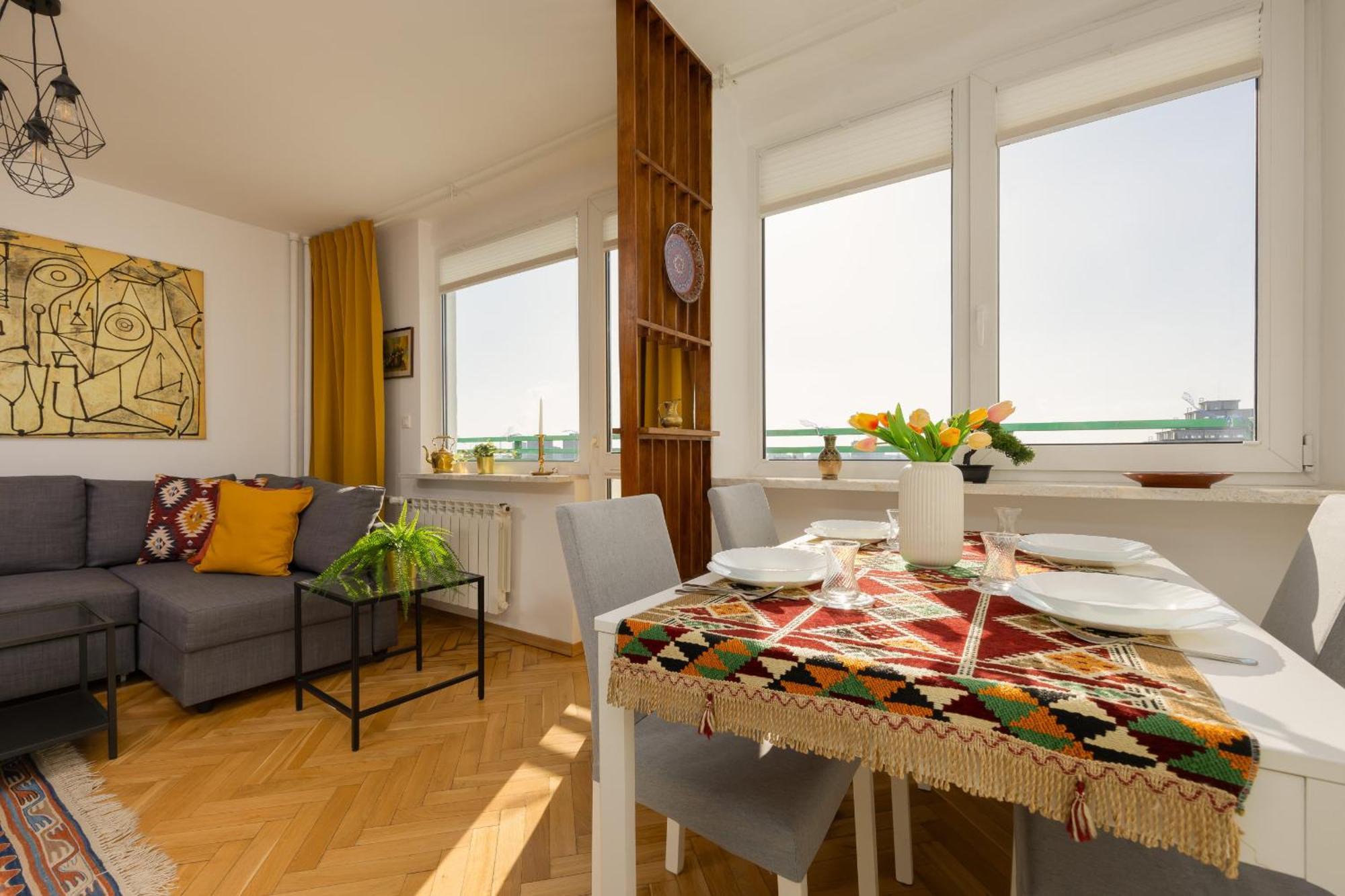 Autumn With Balcony And Two Bedrooms By Renters