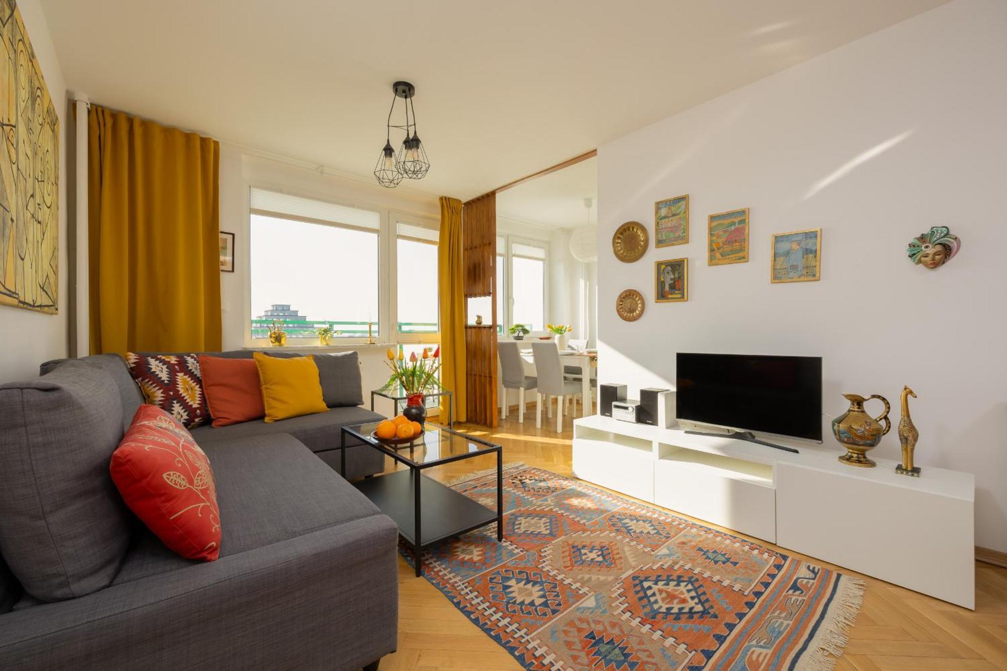 Apartment Autumn With Balcony And Two Bedrooms By Renters
