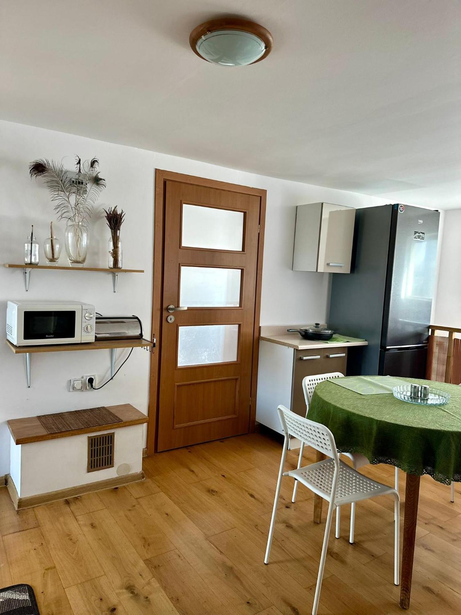 Guest house Na Zaciszu - Metro Zacisze