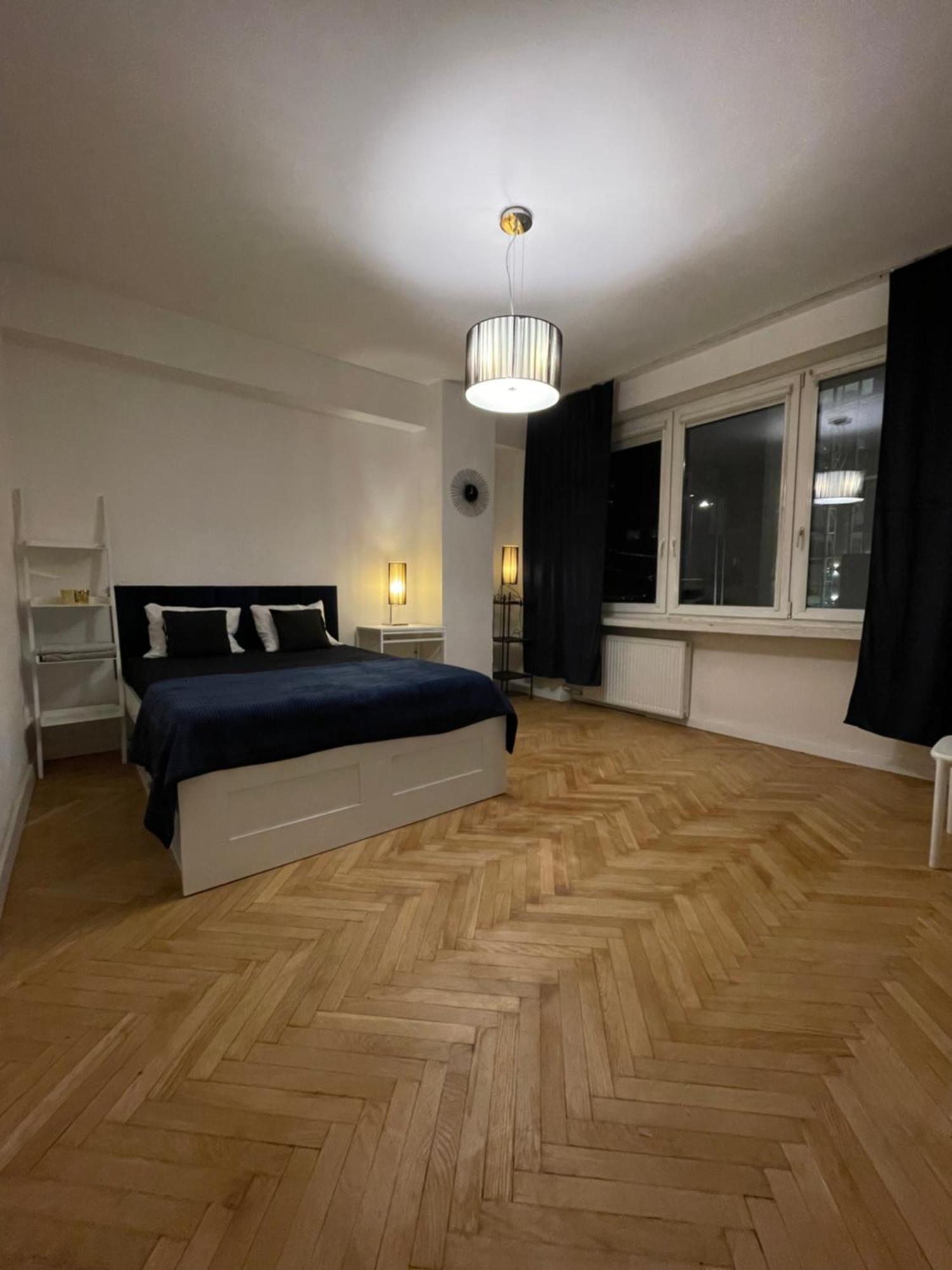 Plac Unii Lubelskiej Apartment *