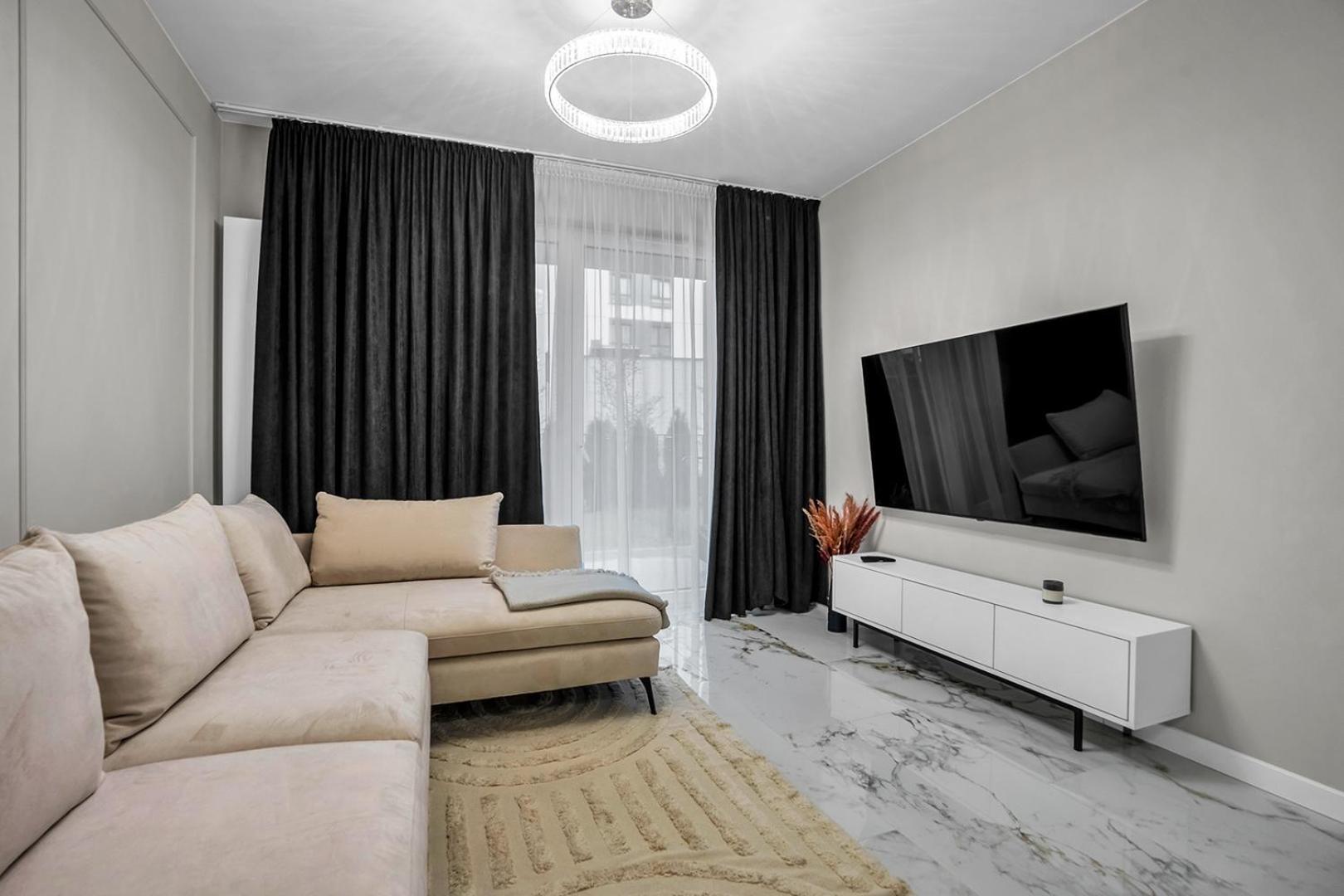 Apartment Airport - Private Terrace & Parking - By Rentujemy *