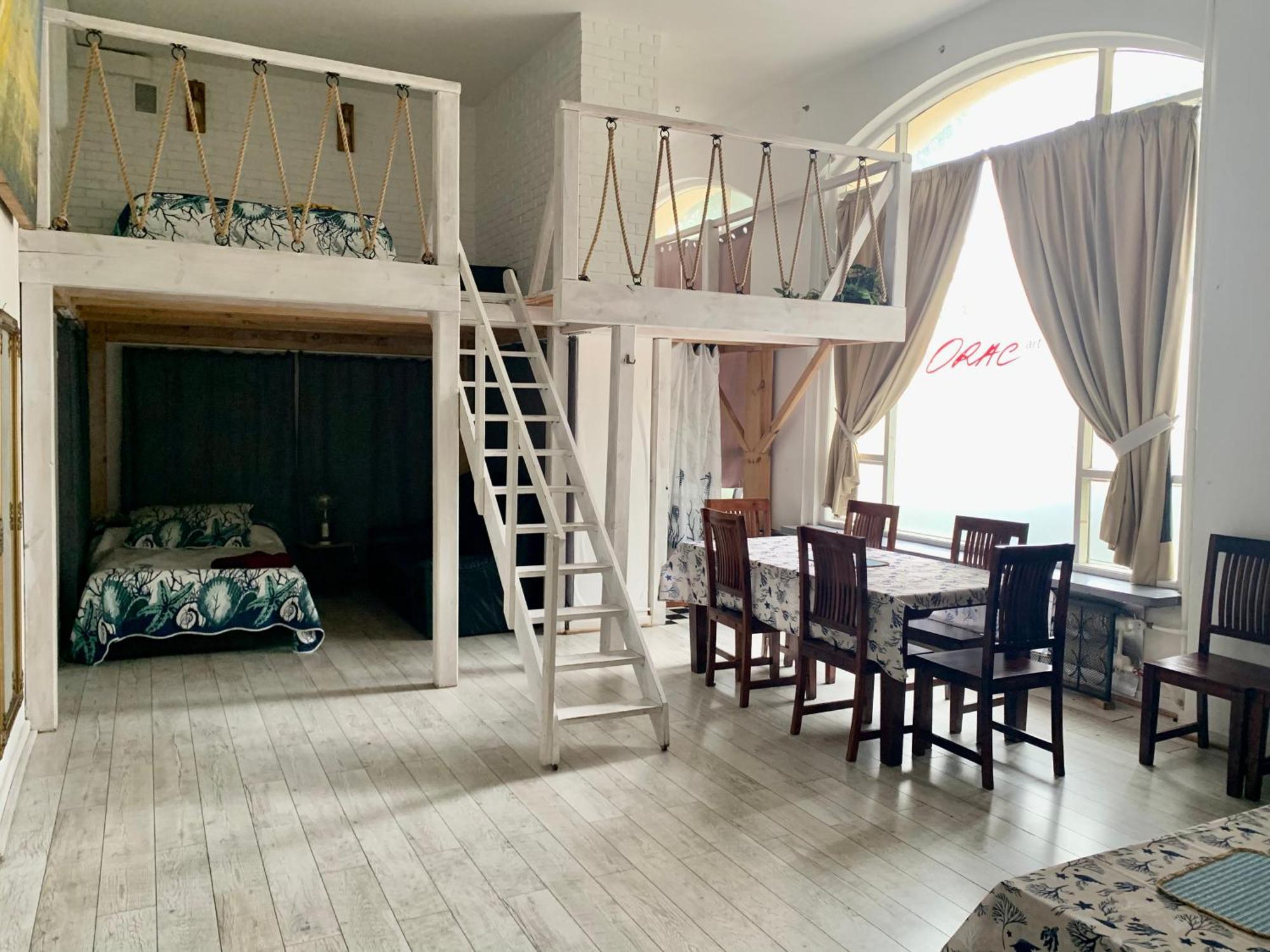 Apartment Amazing Art Loft / Centrum/ Free Parking