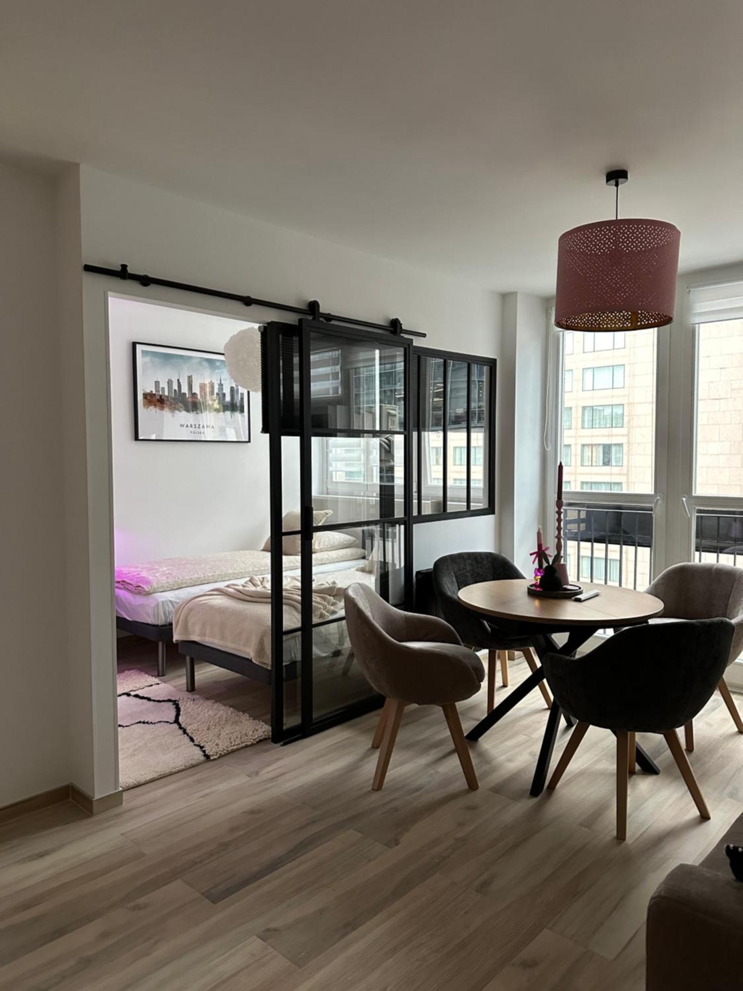 Centrum Warszawy Pereca Apartamento Varsóvia