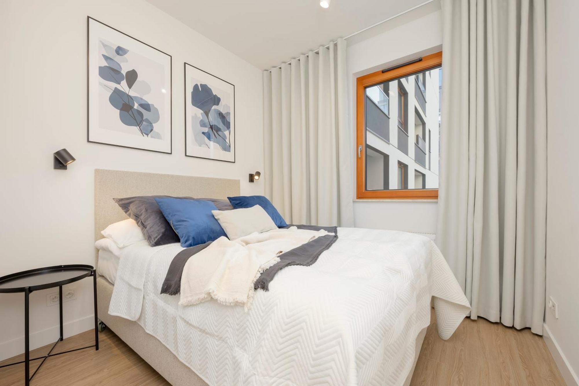 Apartment Three-bedroom Mokotow With Balcony By Renters