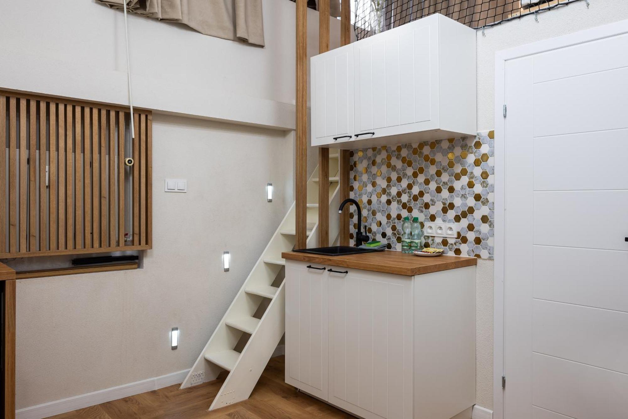 Humblebee Nest Muranow