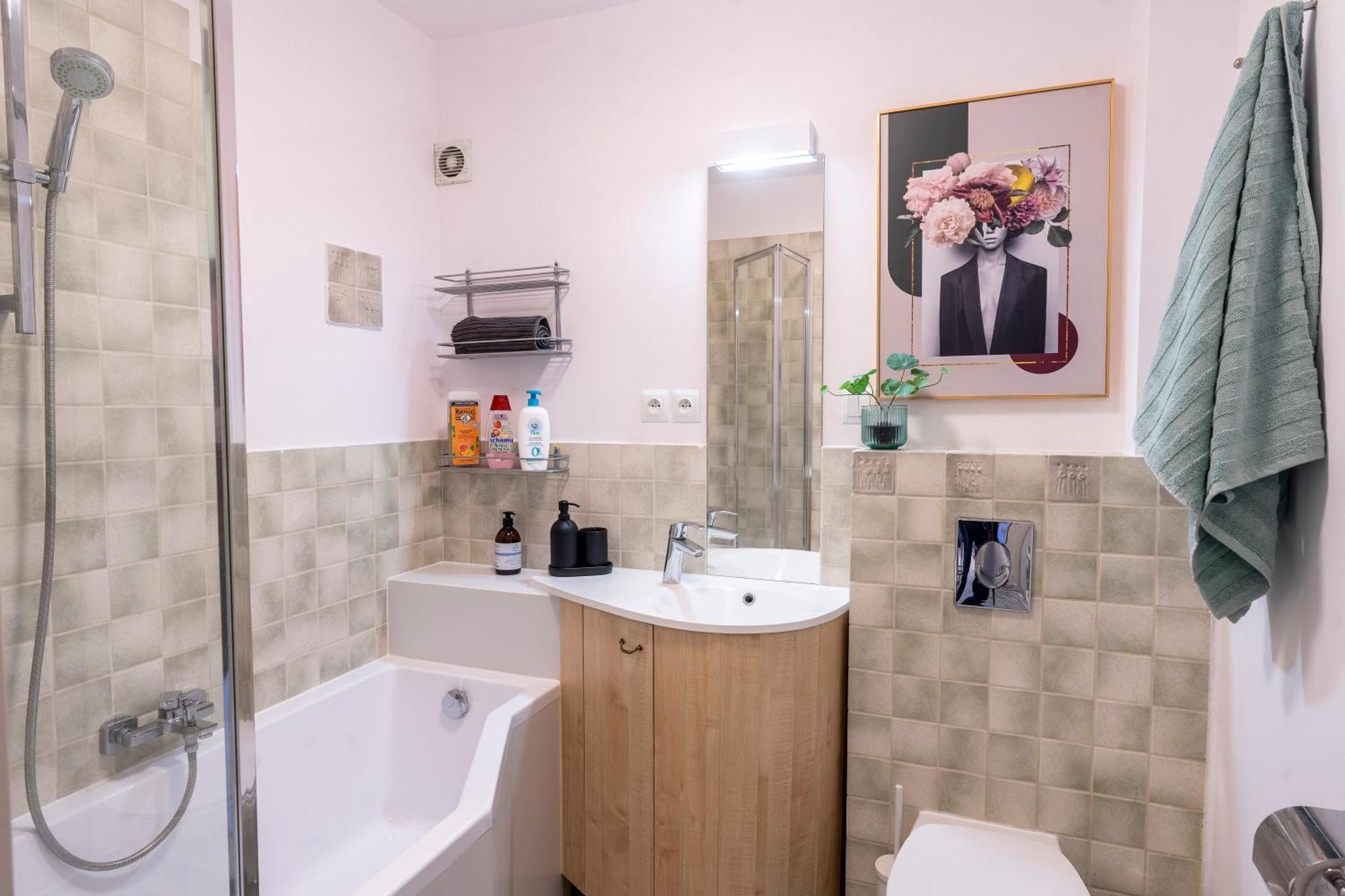Apartment Family Apt For 2-6 - Amazing Barbacan Walls View
