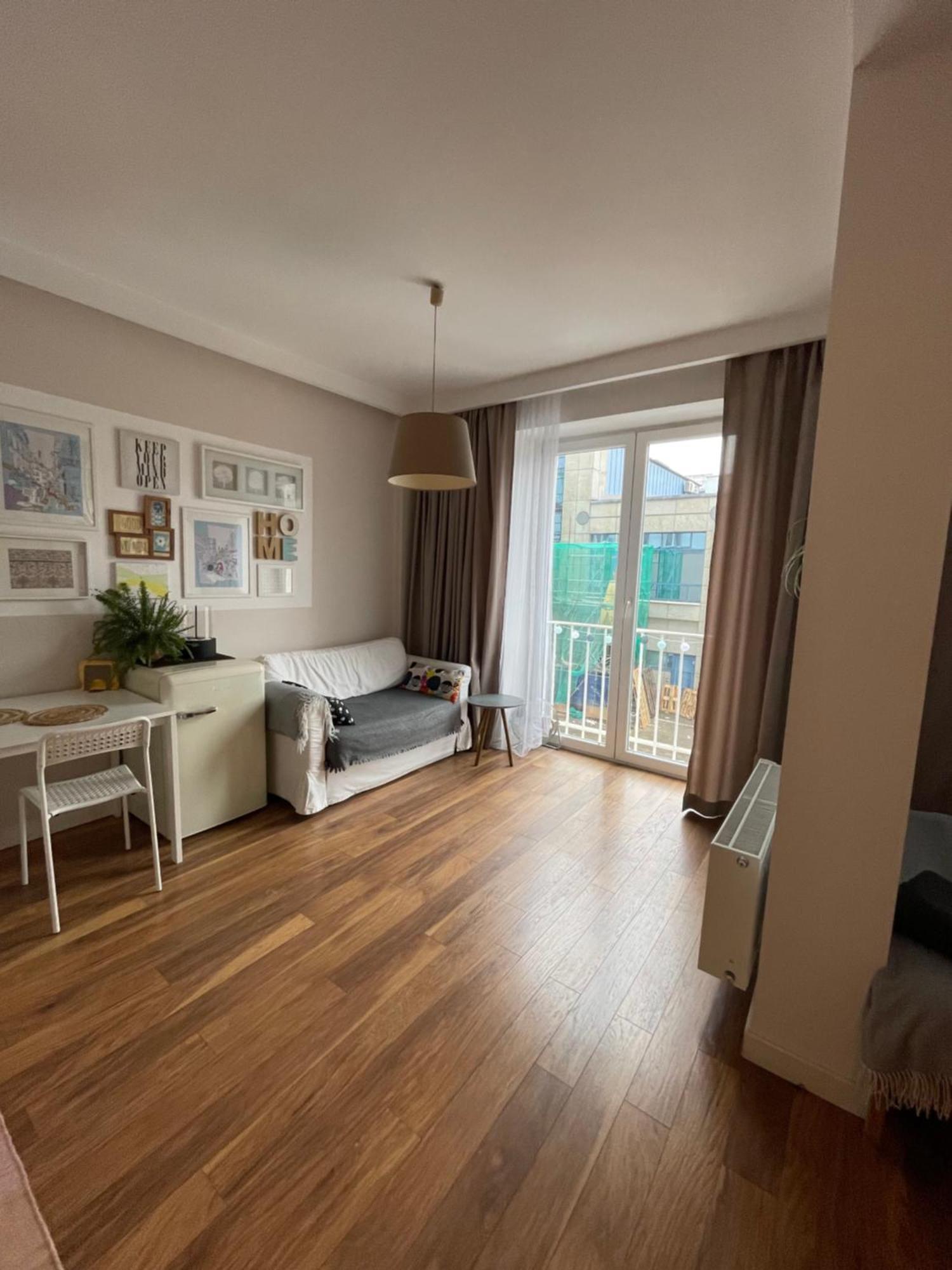 W Centrum Warszawy Ulica Chmielna - 500m Od Dworca Centralnego - By Good Sleeping Warsaw