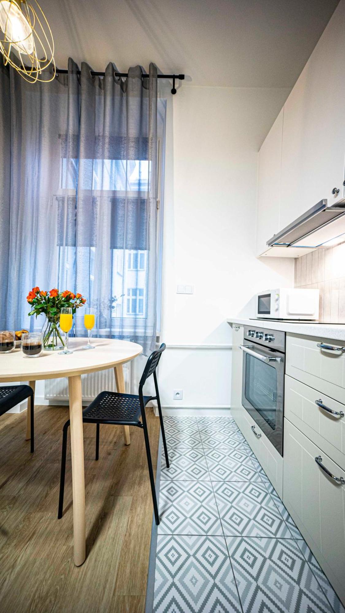 Spacious With 3 Meter Ceilings, Powisle, The Old Town Apartament