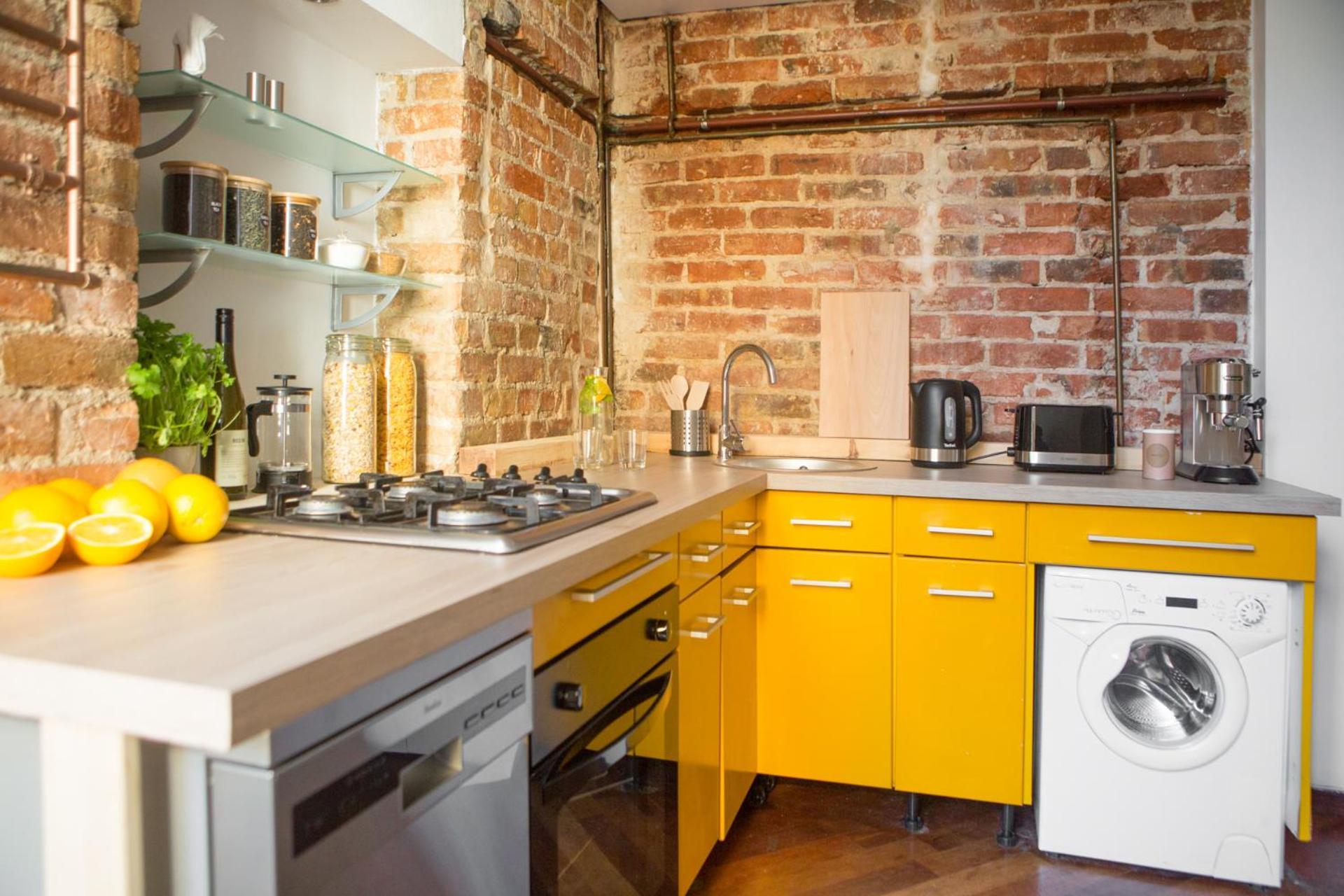 Oomph Vintage 2br Gem Steps From Politechnika * Warsaw