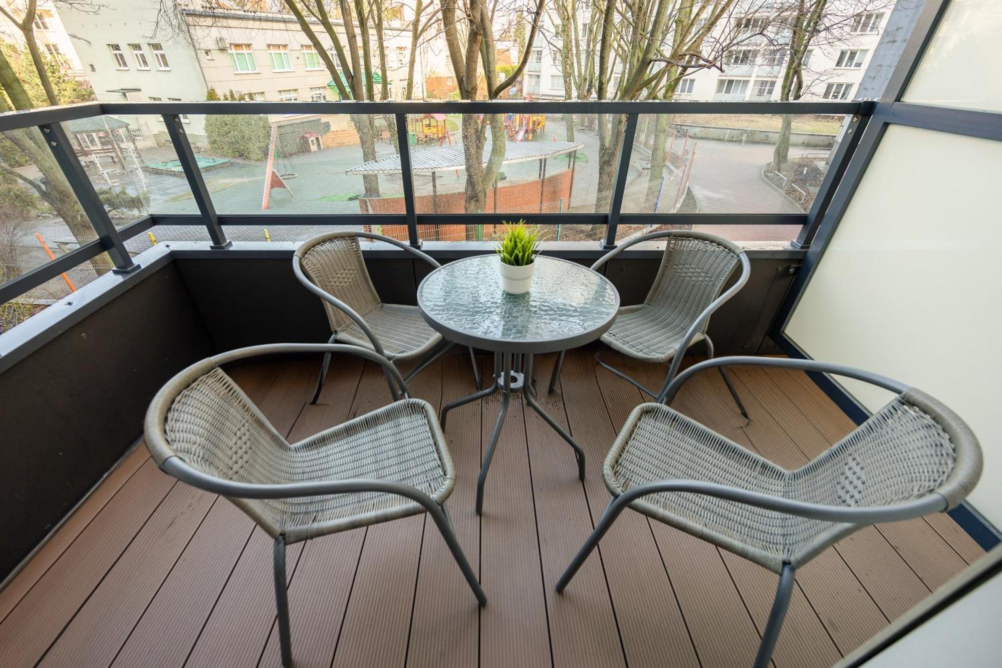 Apartment Srodmiescie Muranow With Parking By Renters Warschau
