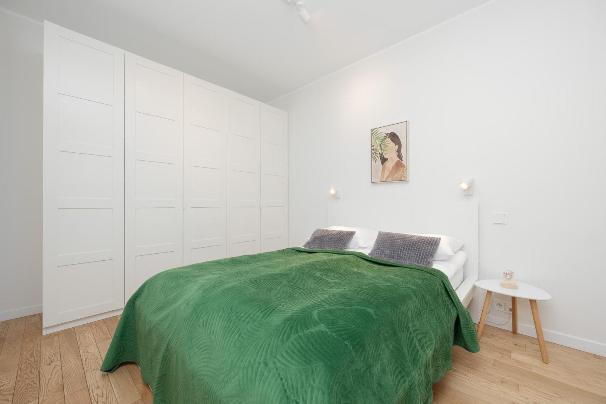 Apartment Srodmiescie Muranow With Parking By Renters Warschau