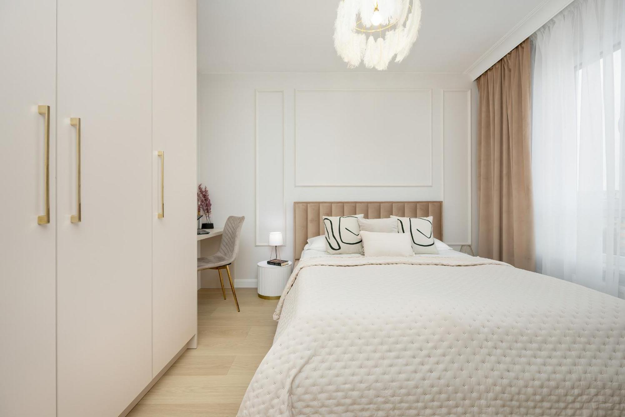 Stylish With Balcony 7th Floor By Renters *