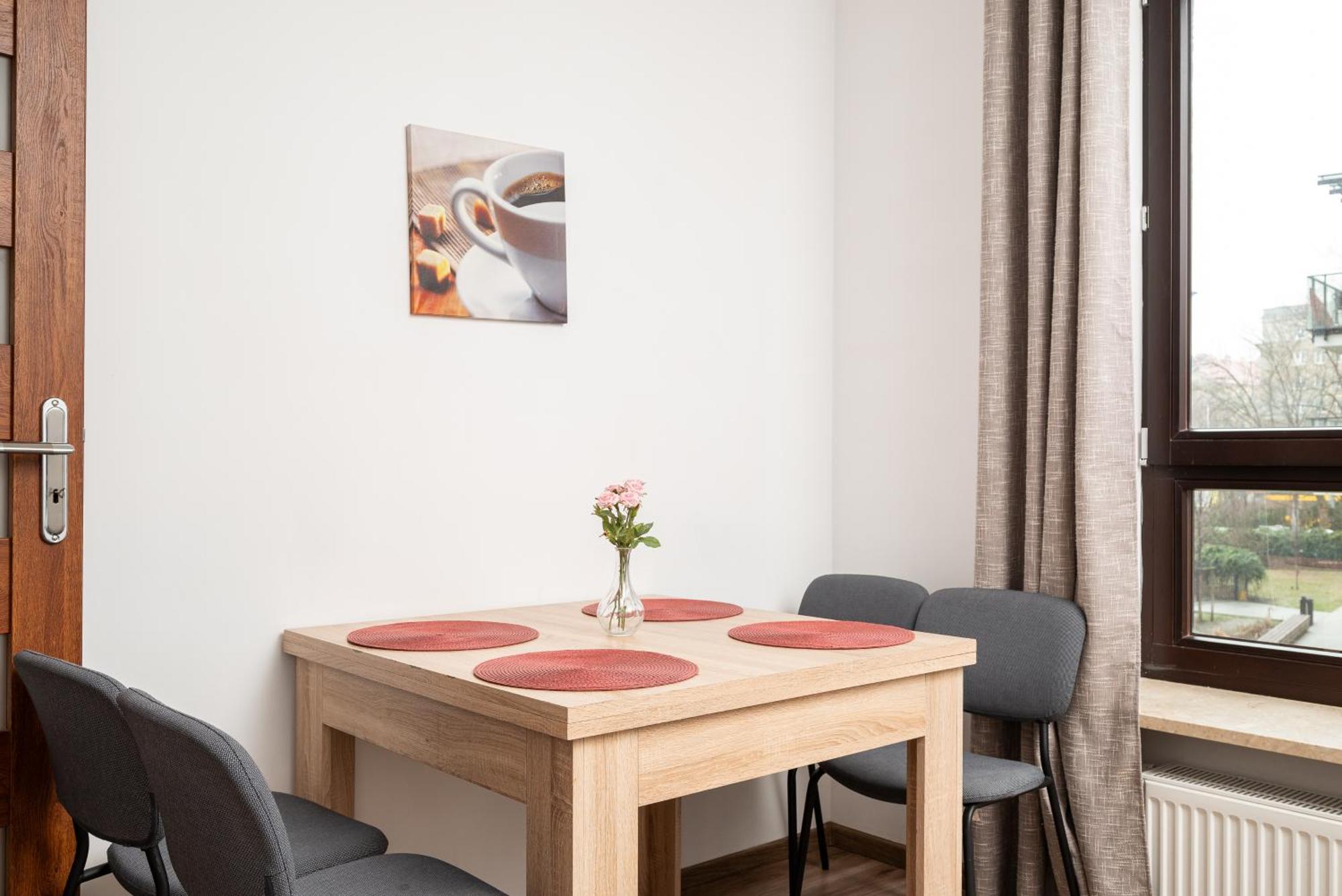 Apartment Metro Plocka Cosy