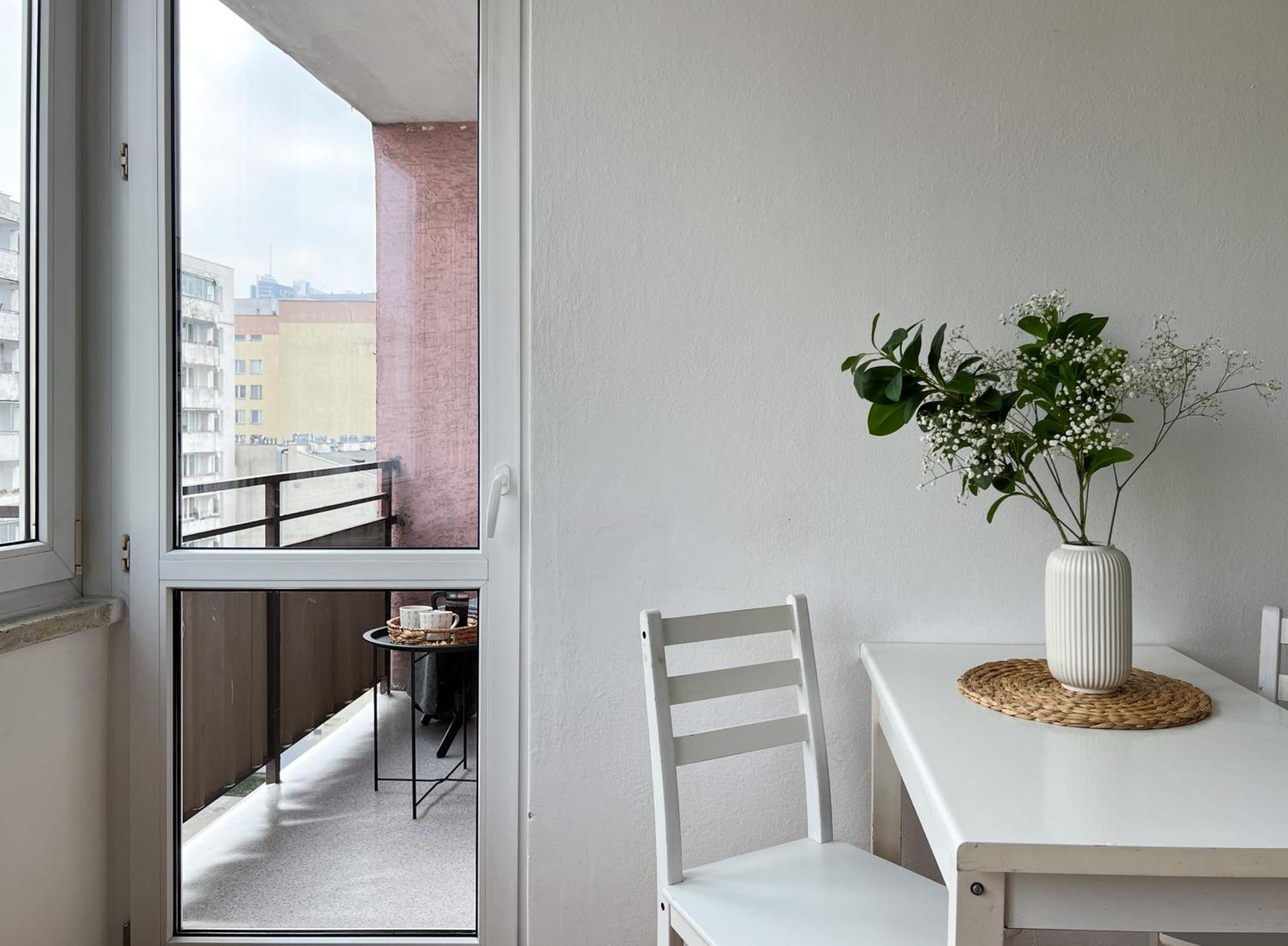 Tangerine Center Apartment