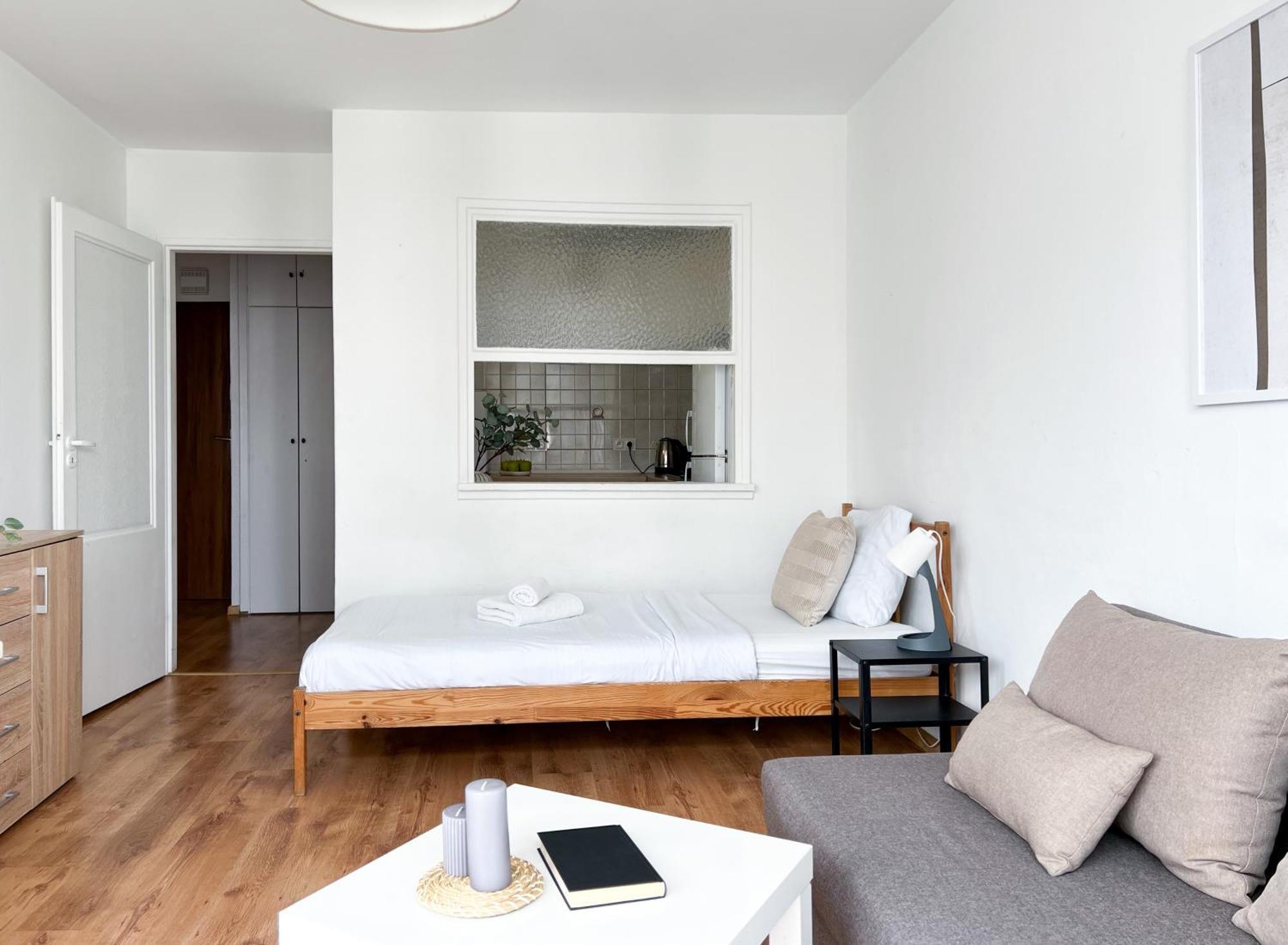 Tangerine Center Apartment *
