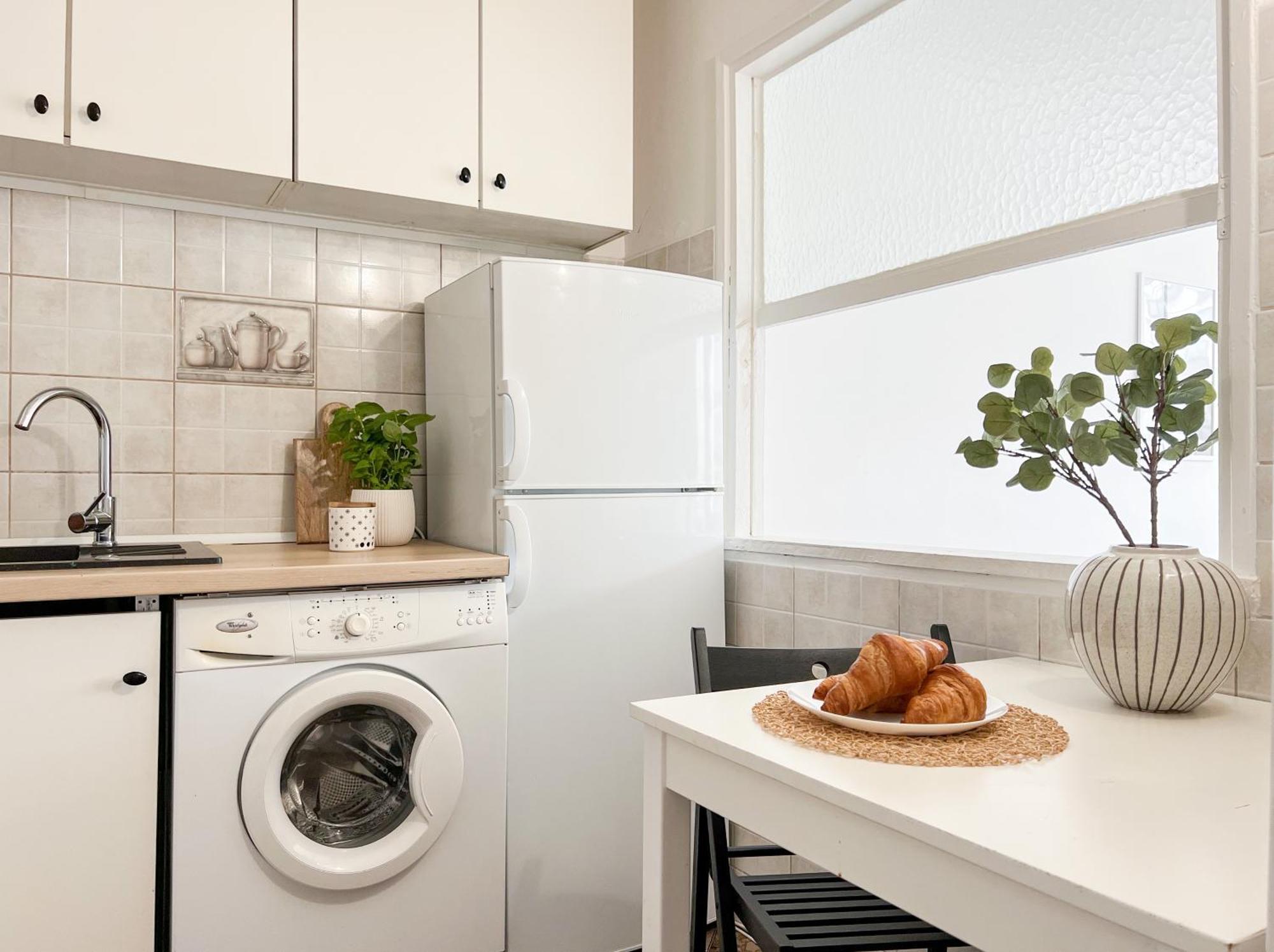 Tangerine Center Apartment
