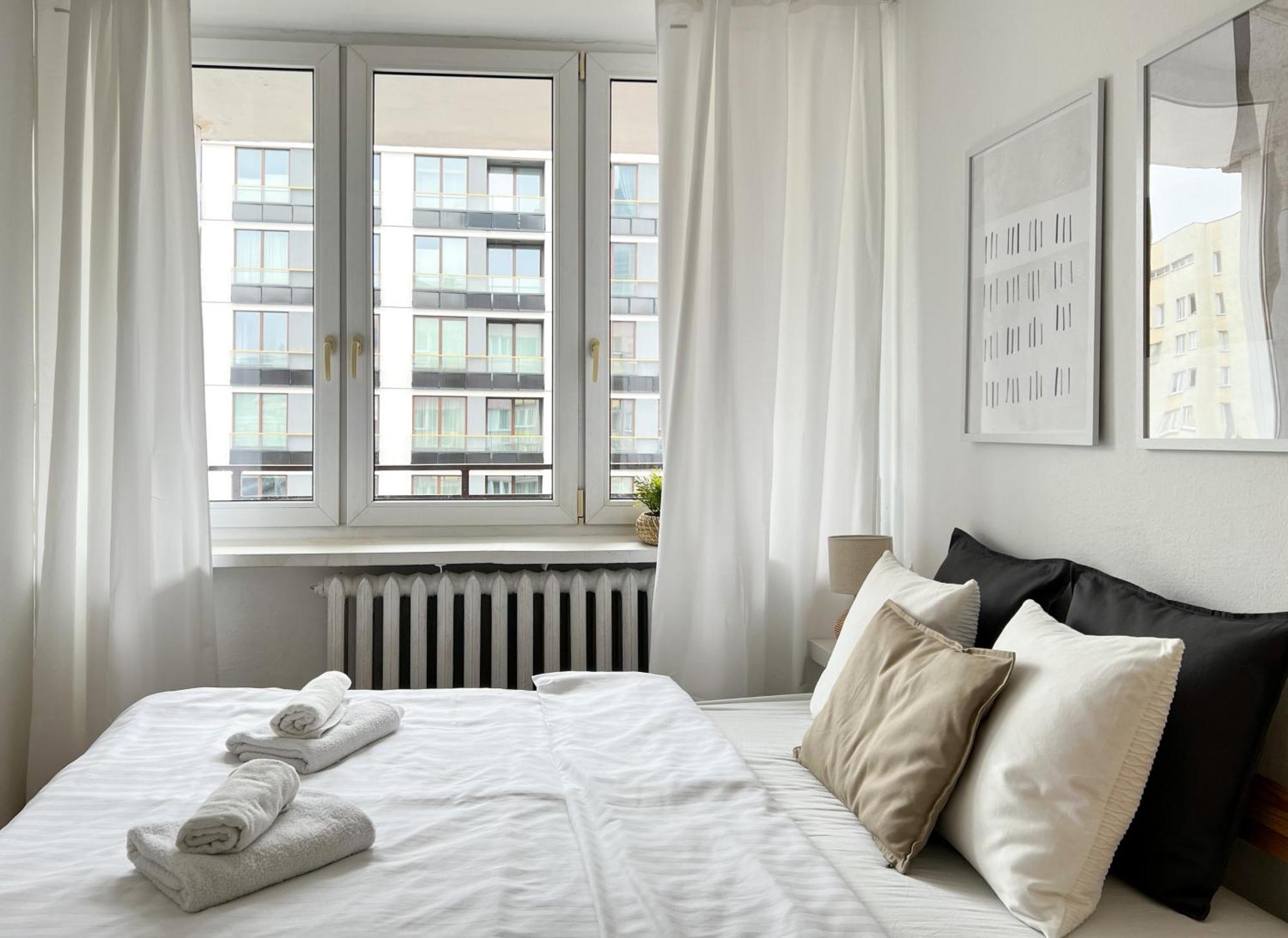 Tangerine Center Apartment *