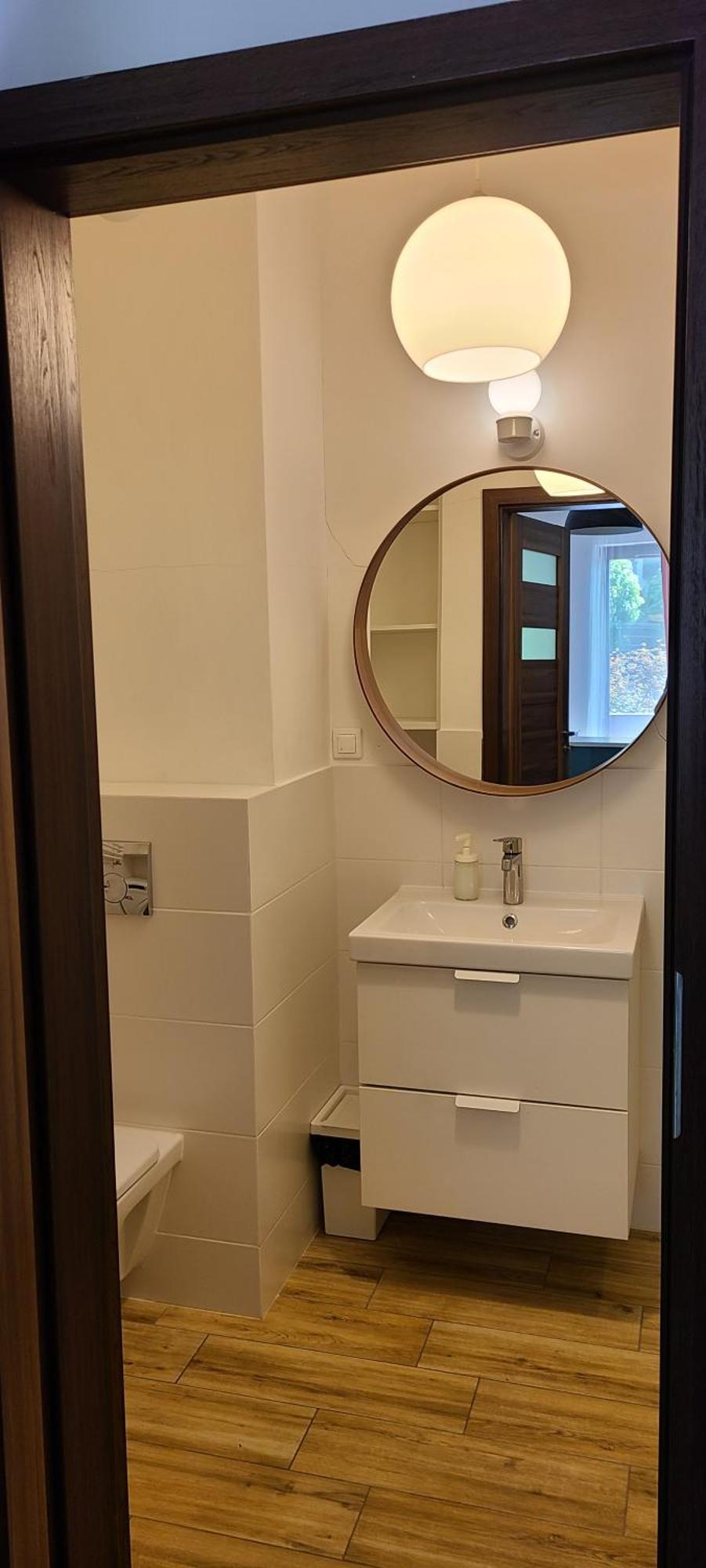 Lovely One-bedroom With Patio. Căn hộ Warsaw