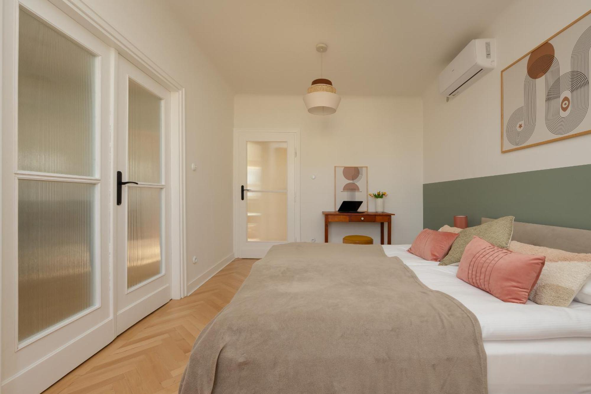 For 6 People Near Royal Baths Park By Renters Prestige * Warsaw