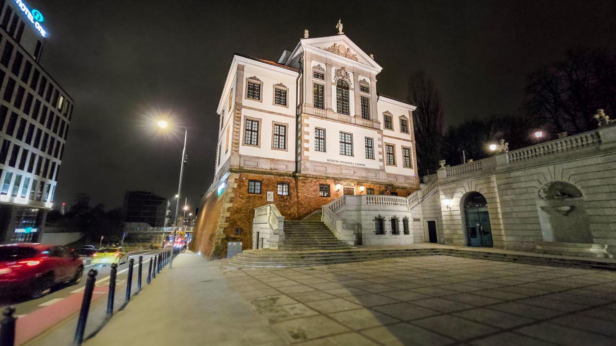 Klimatyczny Obok Muzeum F. Chopina *