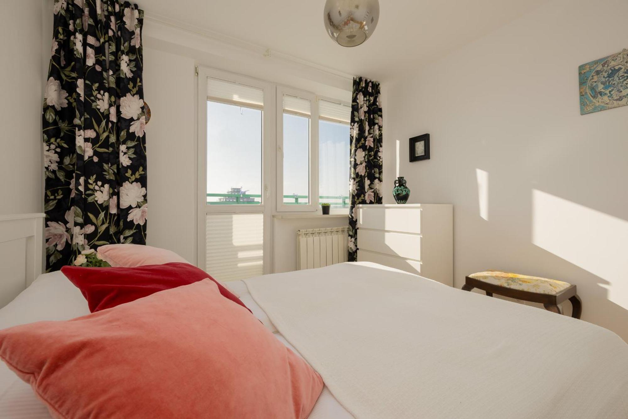 Apartment Autumn With Balcony And Two Bedrooms By Renters Warsaw