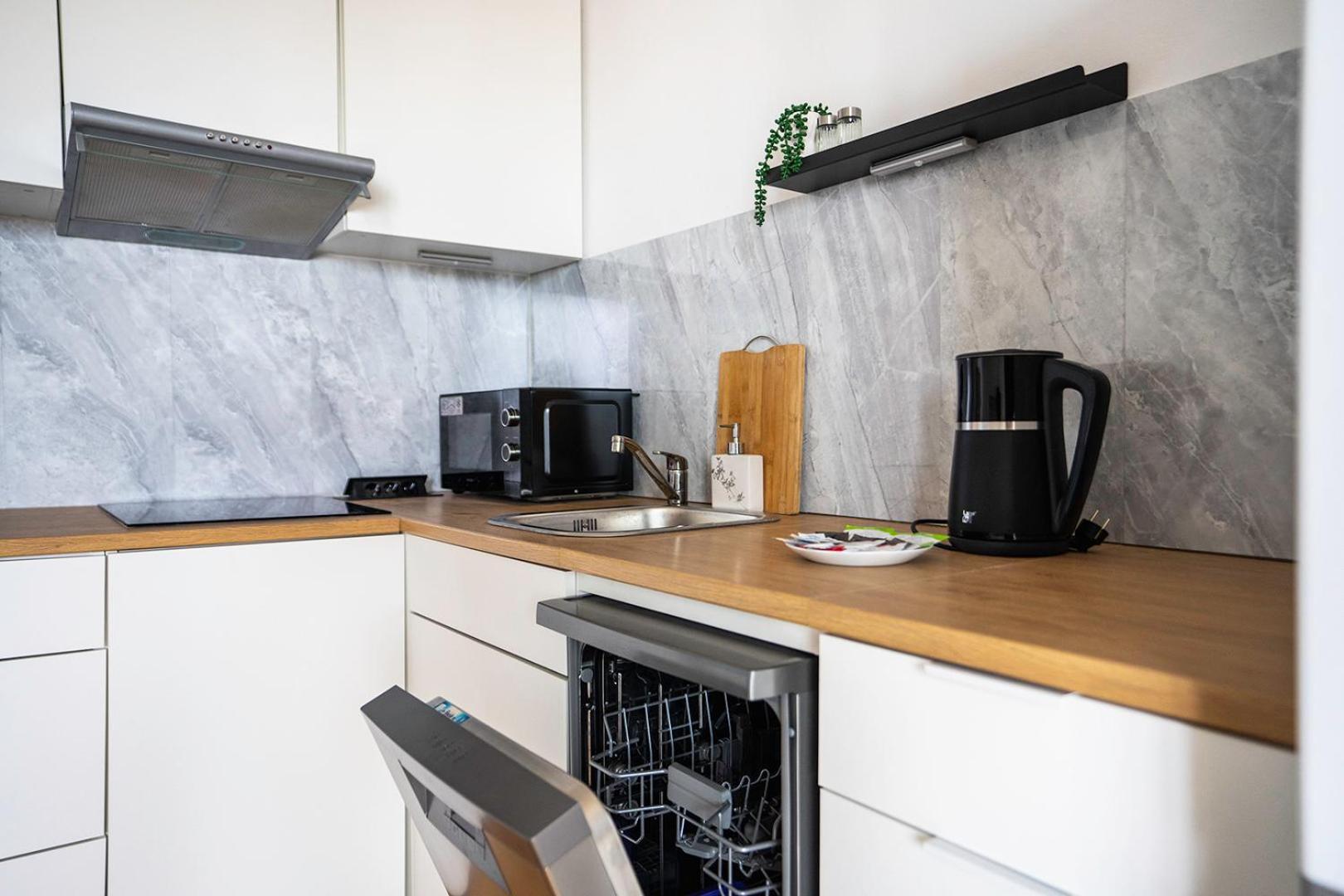 Apartment Goclaw Retreat With Balcony - River & Park Nearby - By Rentujemy Warsaw