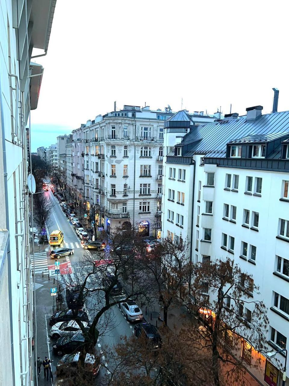 Stylish In The Centre -by Hik Apartment