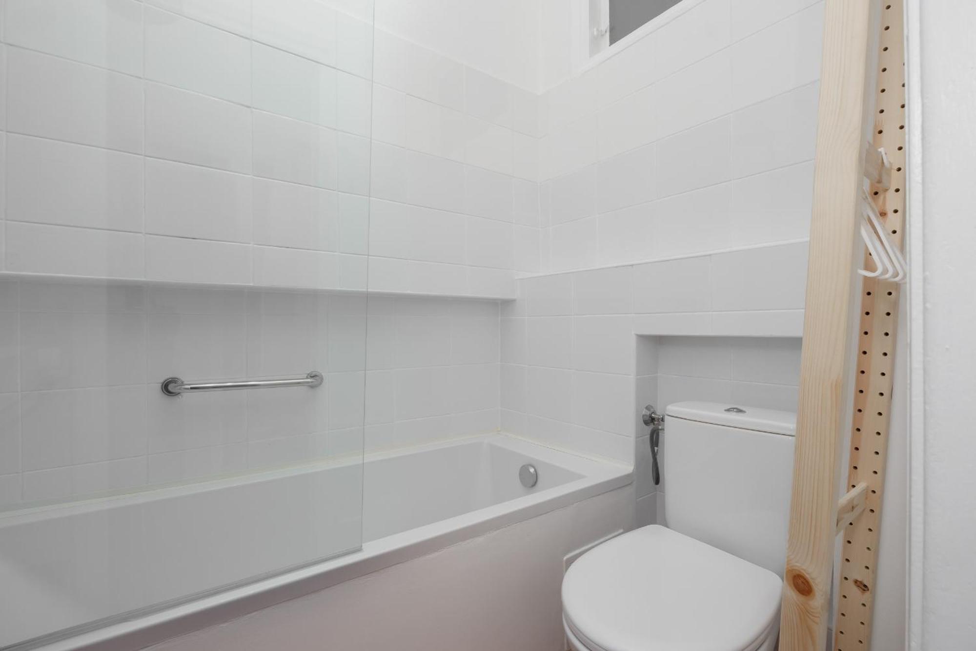 Spacious Vintage 1930's Inspired By Renters *