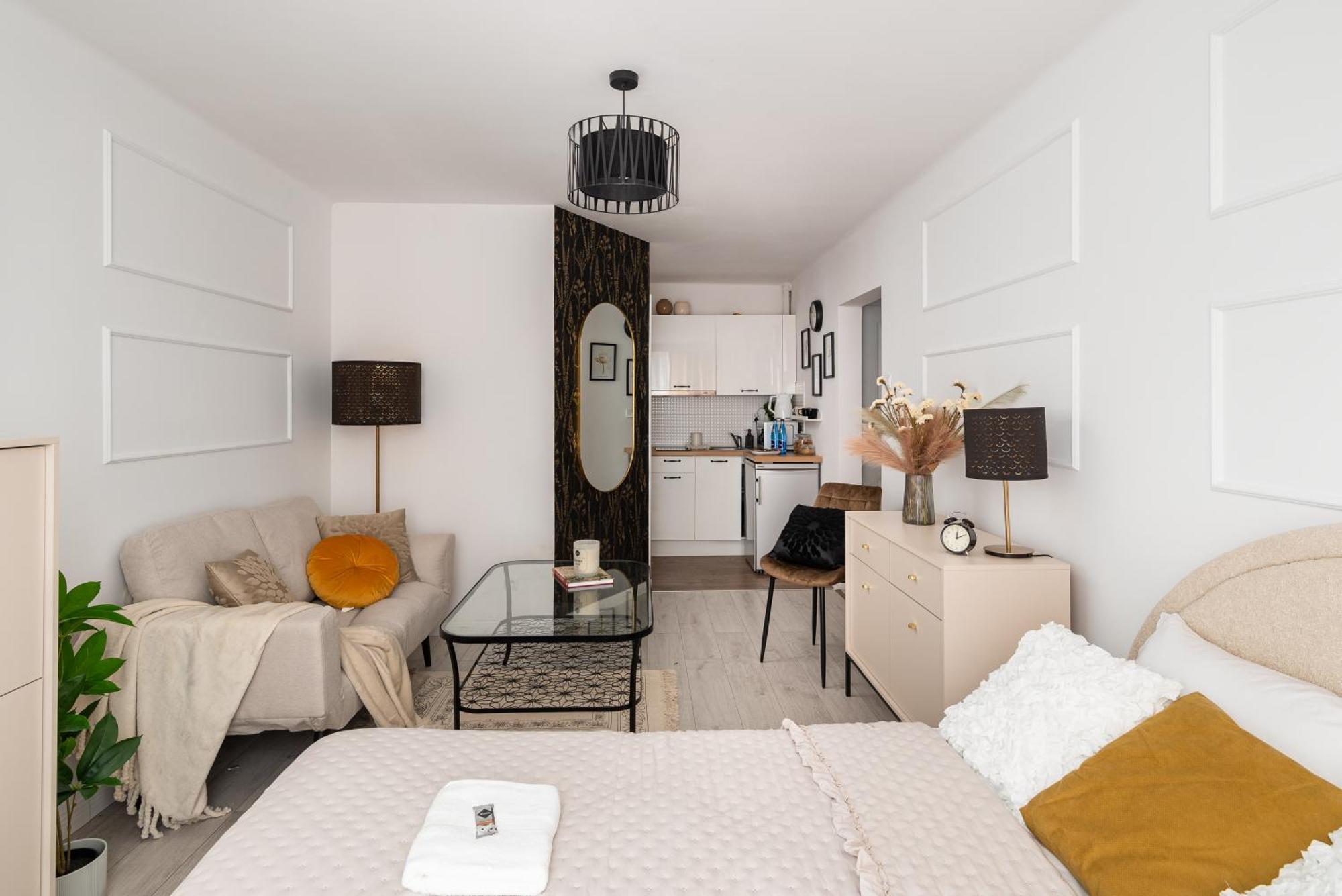 Air-conditioned Gatawaystudio 900m From Station, Parking On Site *